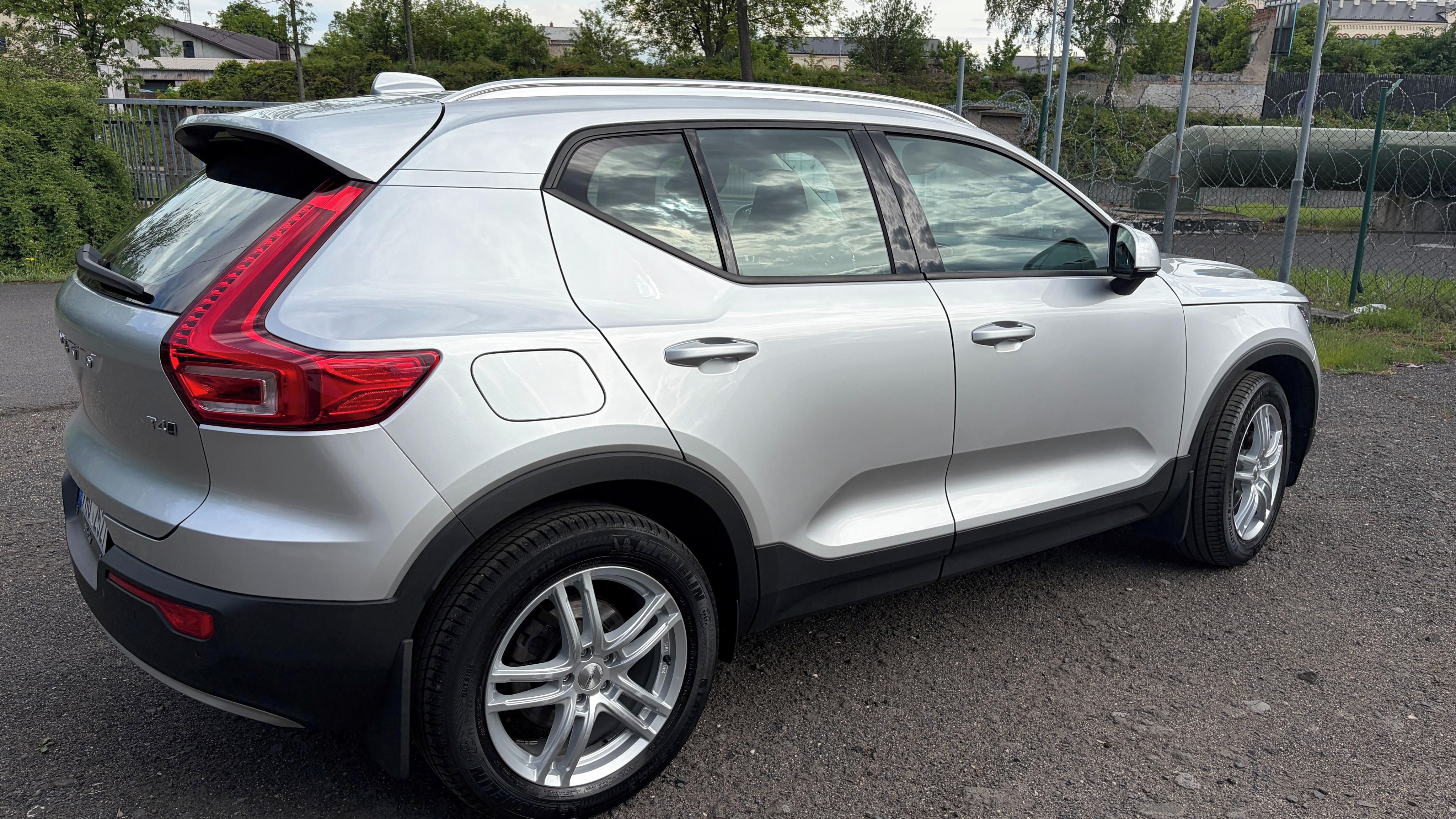 Volvo XC40, AWD - fotka 4