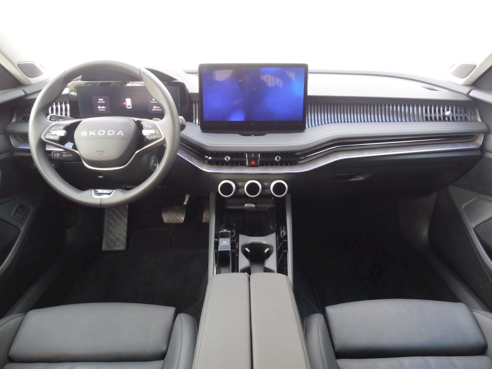 Škoda Superb, Combi L&K 2,0 TDI 110kW DSG - fotka 5