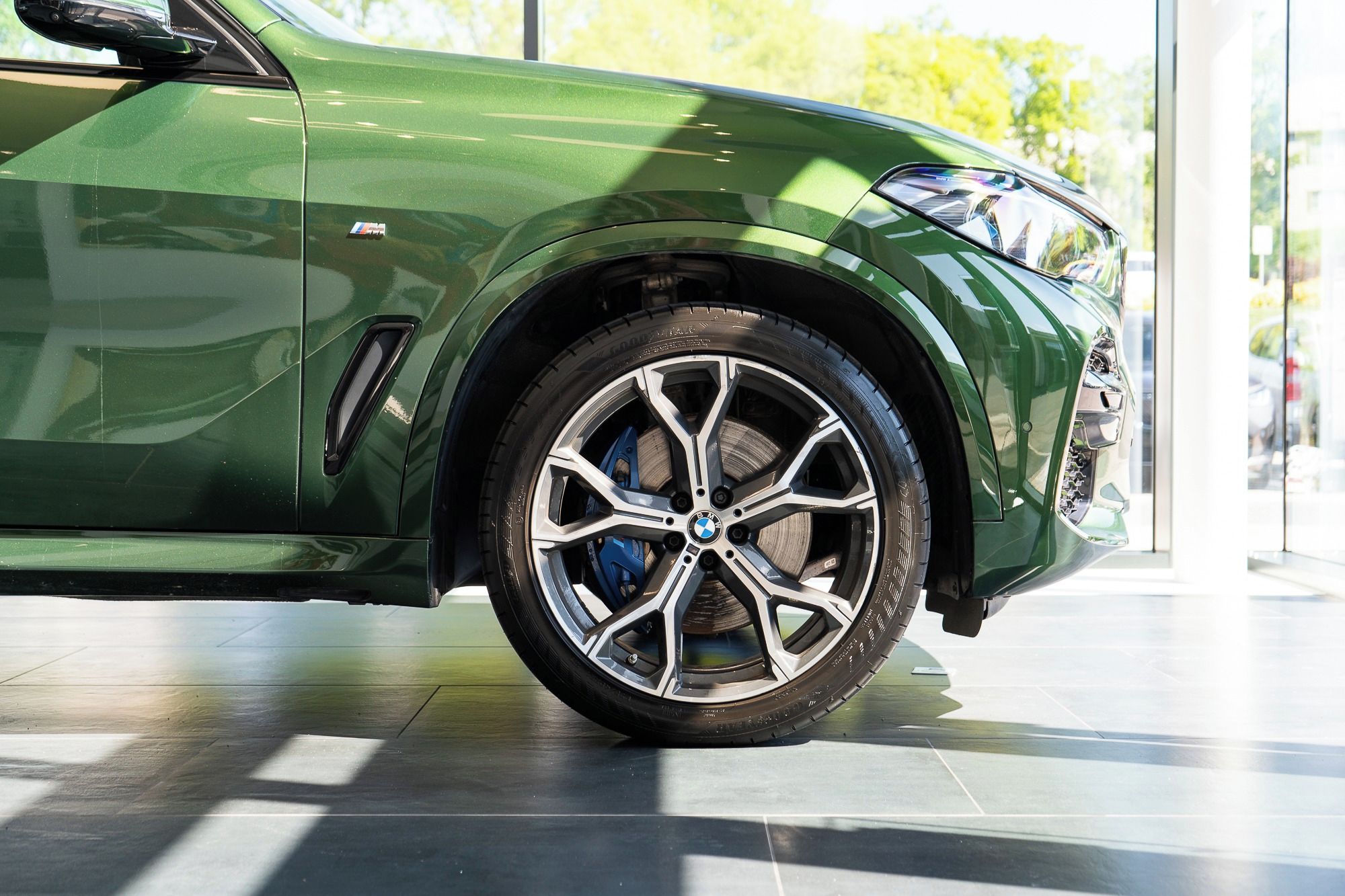 BMW X5, xDrive40i - fotka 3