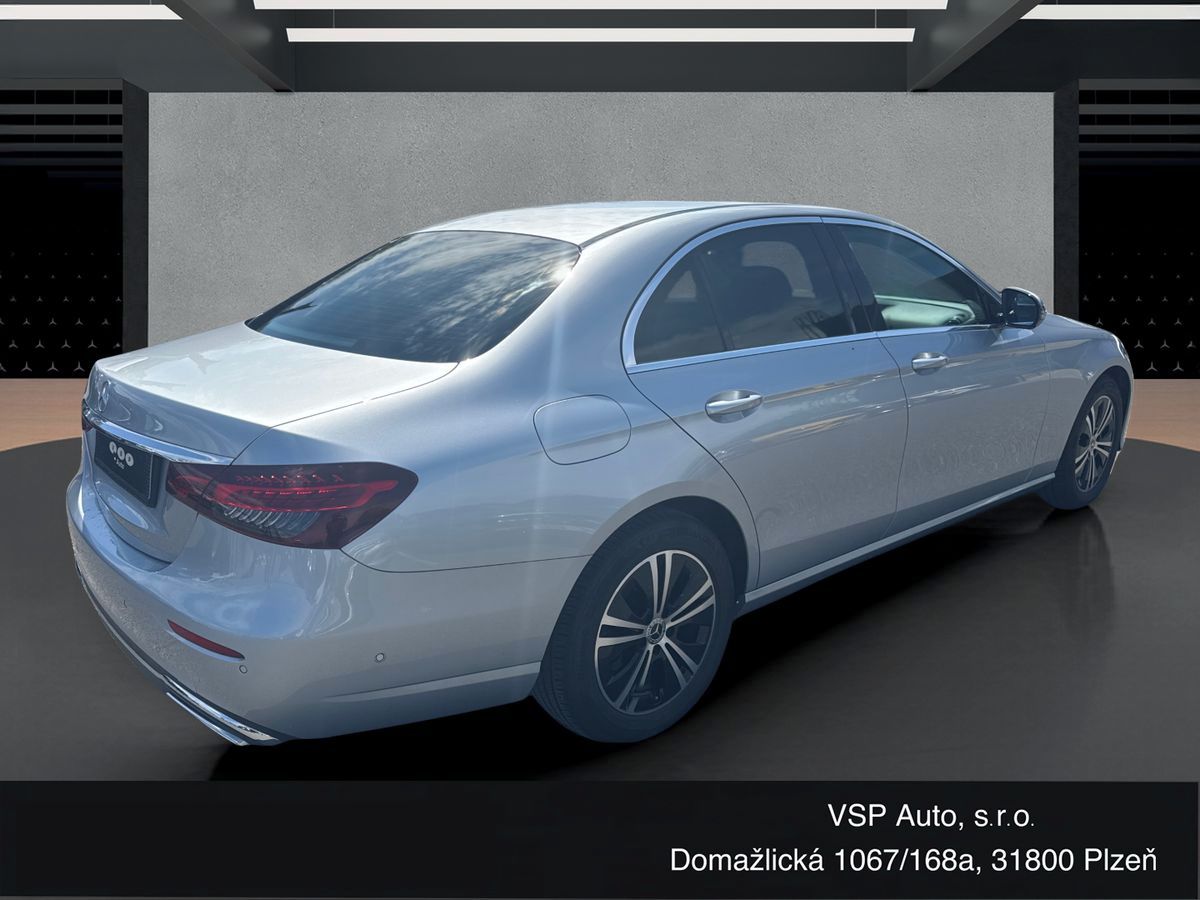 Mercedes-Benz Třídy E, AVANTGARDE 220d 4MATIC - fotka 5