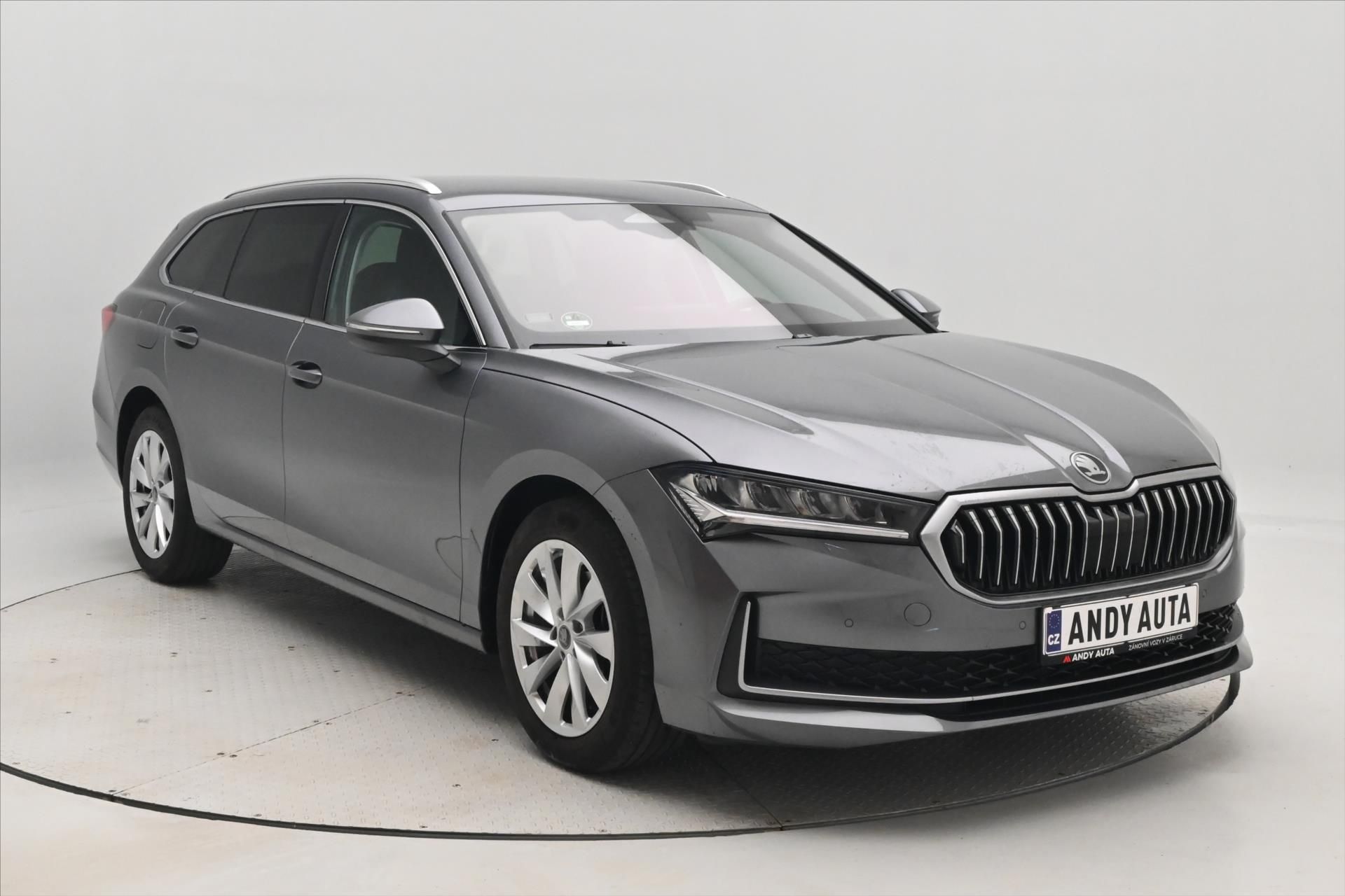 Škoda Superb, 1,5 TSI 110kW DSG Selection VŮ - fotka 3