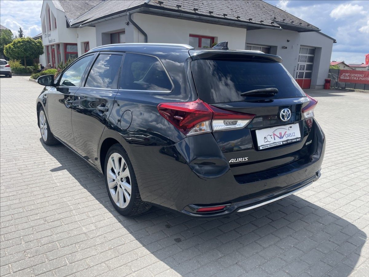 Toyota Auris, 1,8 i 73kw Hybrid e-CVT bez ko - fotka 3