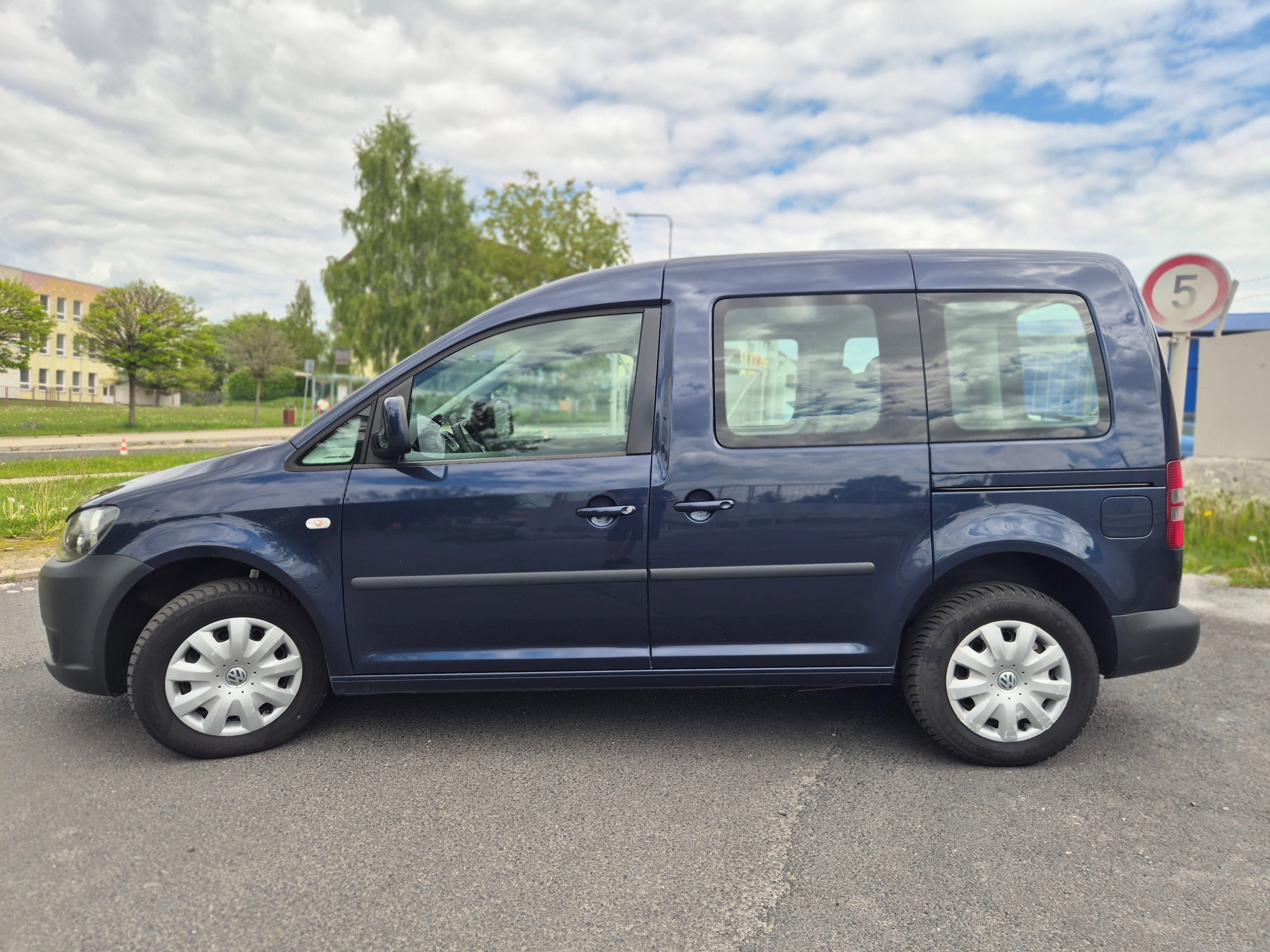 Volkswagen Caddy, 1 maj.plný servis ZÁRUKA 1 ROK - fotka 5