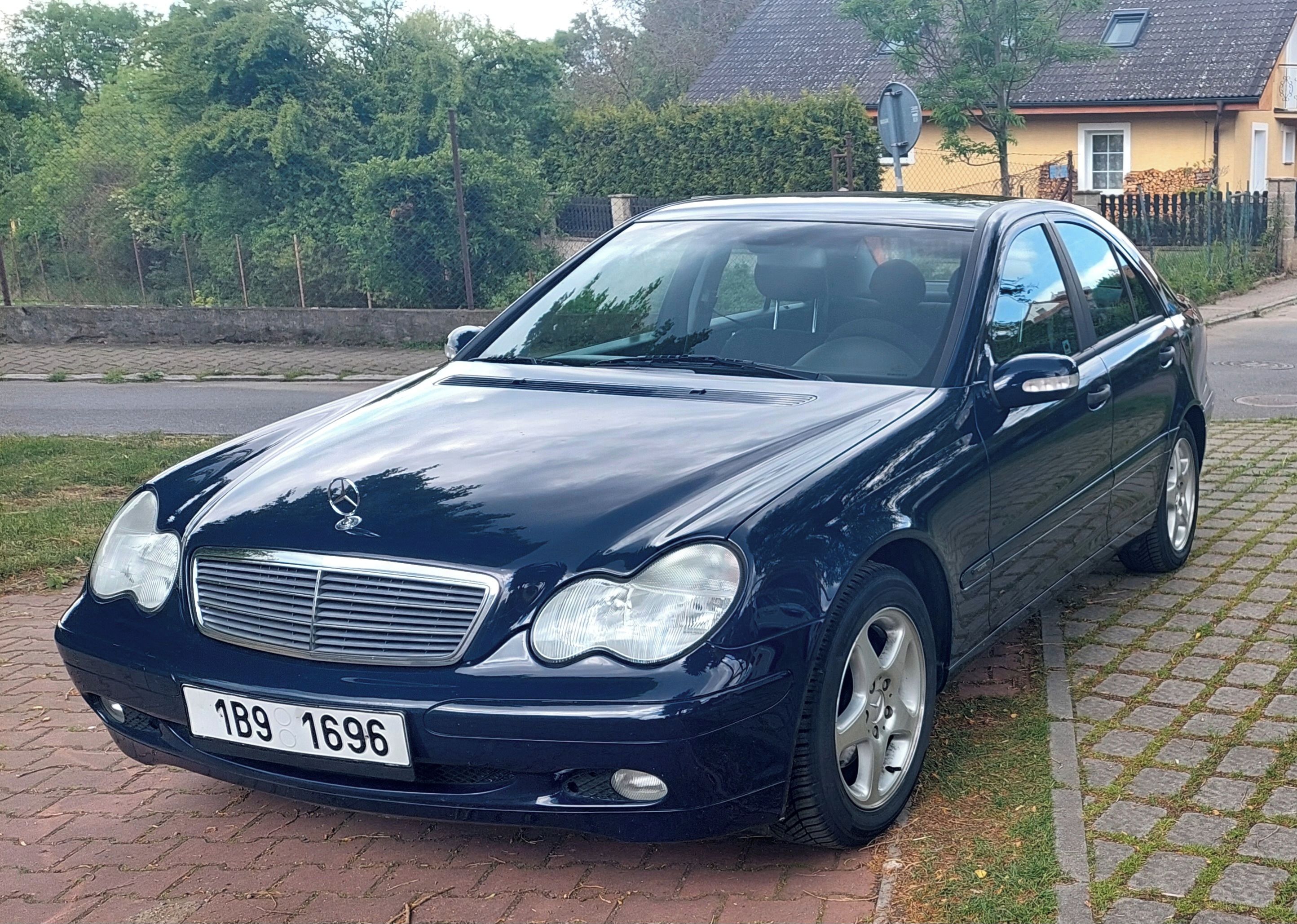 Mercedes-Benz Třídy C, 1,8 kompressor - fotka 2