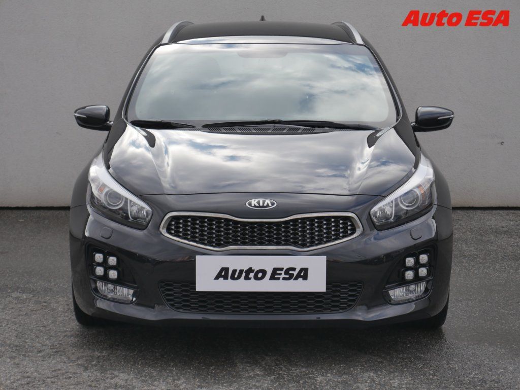 Kia Cee´d, 1.6CRDi,2.maj,ČR,GT Line - fotka 2