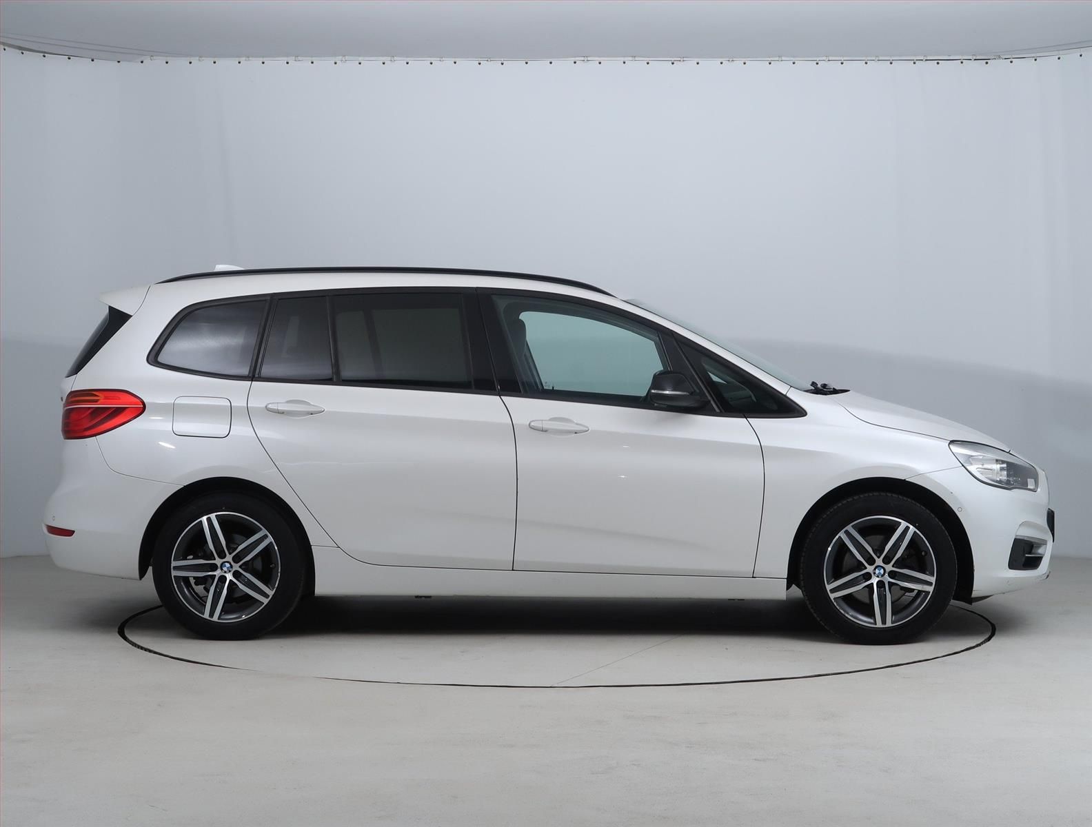 BMW Řada 2, 218d Gran Tourer, Automat - fotka 6
