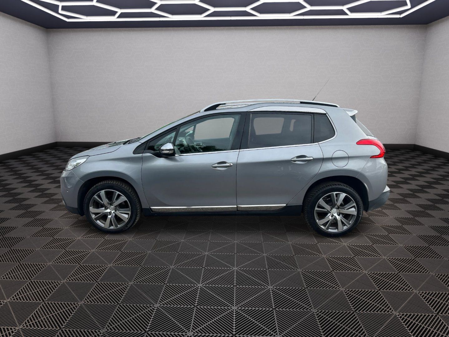 Peugeot 2008, 1.2T 81kw Allure - fotka 4