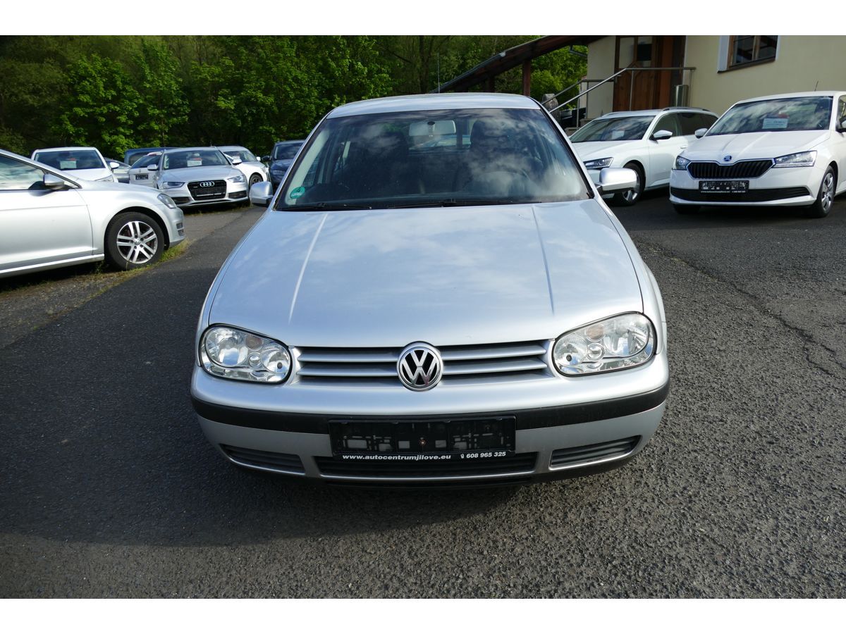 Volkswagen Golf, 1,6 77KW DIGI-KLIMA - fotka 2