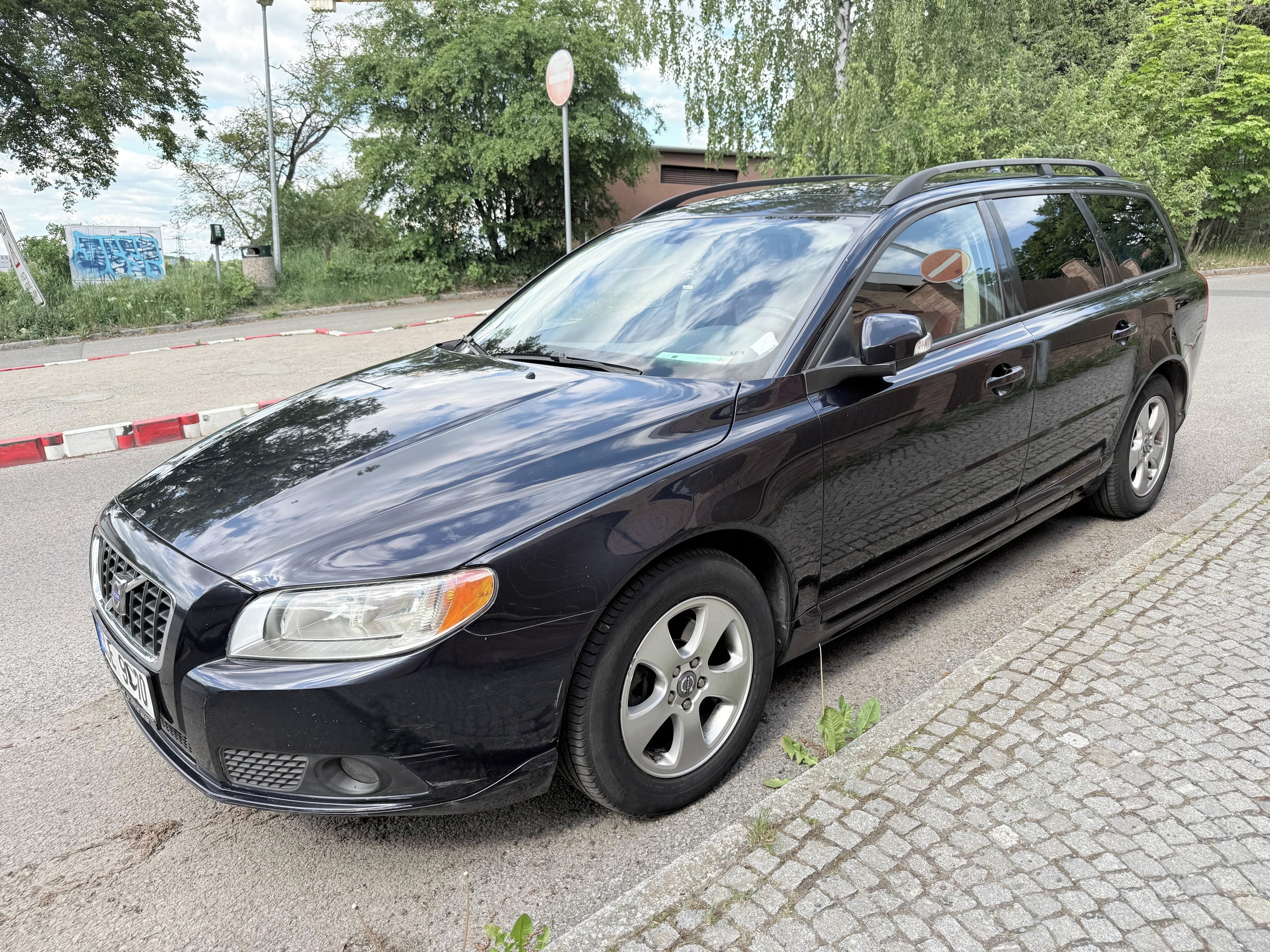 Volvo V70, červená kůže, 2008 - fotka 5