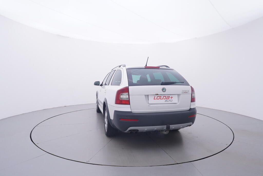 Škoda Octavia, Scout 2.0 TDI 103 kW - fotka 4
