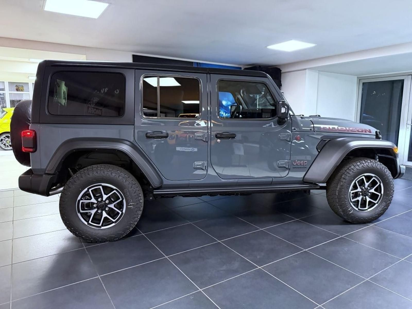 Jeep Wrangler, Unlimited 2.0T 272k AT8 - fotka 4