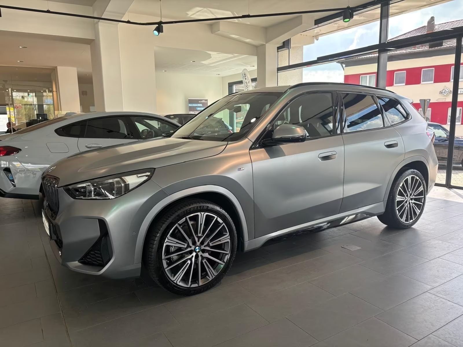 BMW X1, xDrive23d  M Sportpaket Head-U - fotka 2