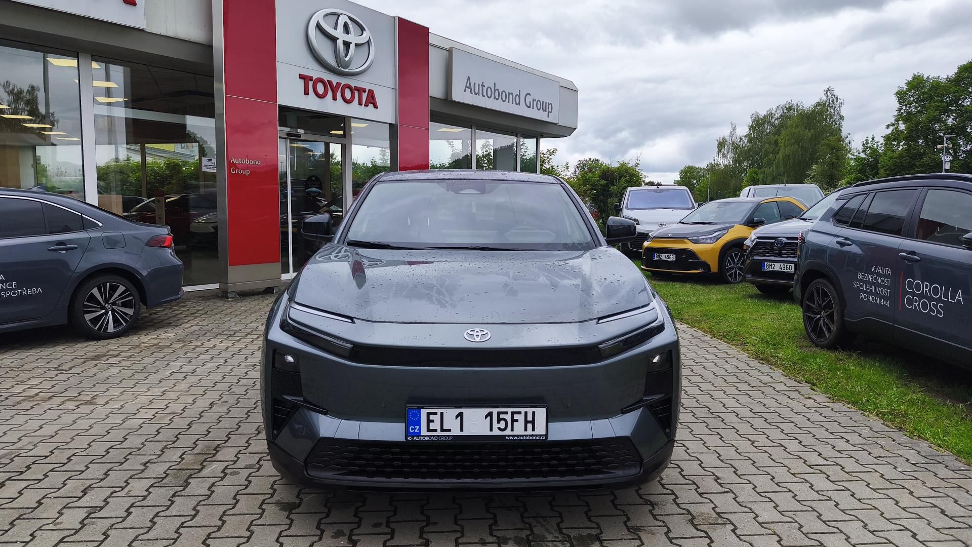 Toyota C-HR, BEV 224 4X2 STYLE + Dynamic - fotka 2