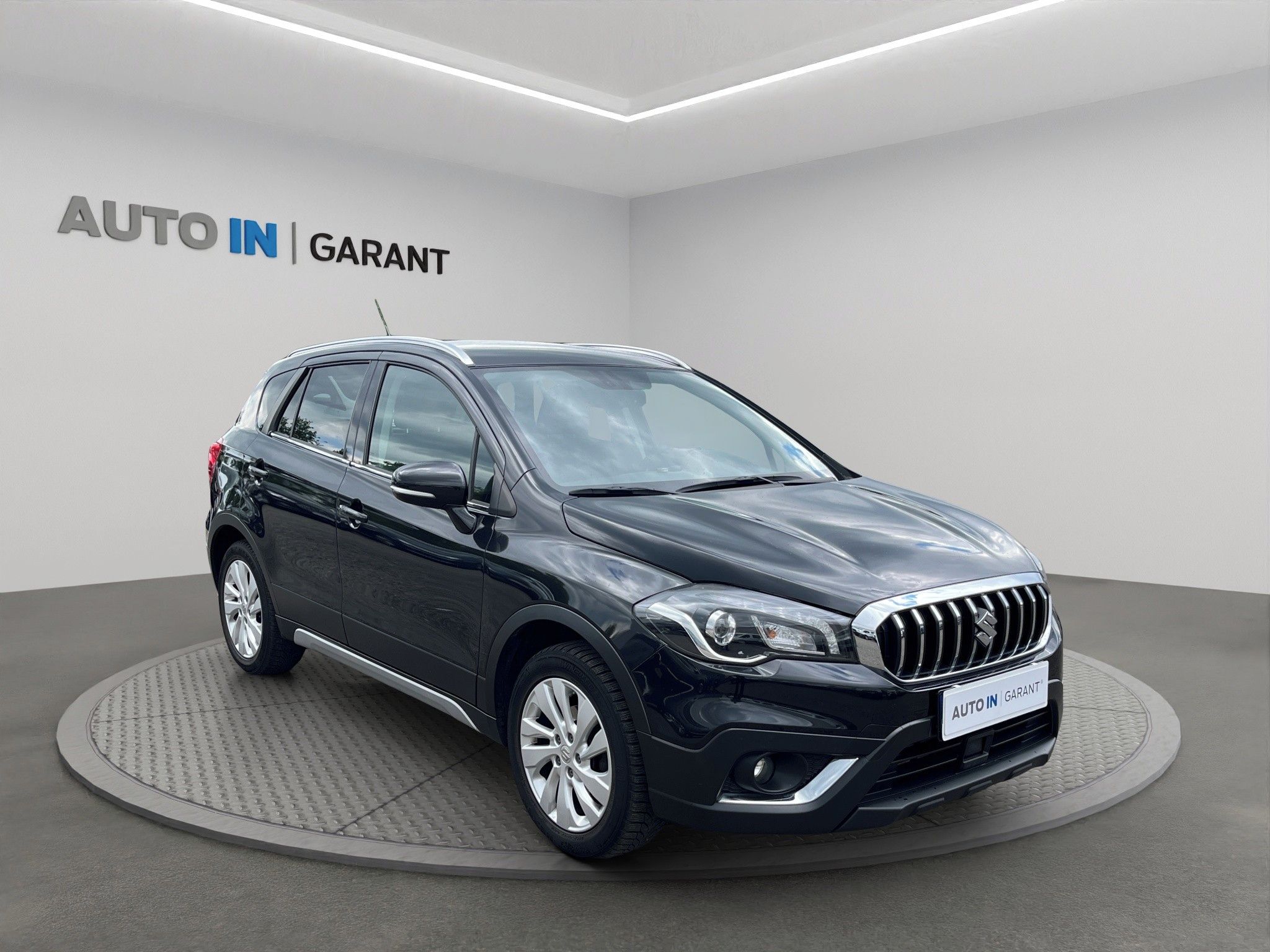 Suzuki SX4 S-Cross, 1.4 HEV 95kW 1MAJ Serv.kniha - fotka 3
