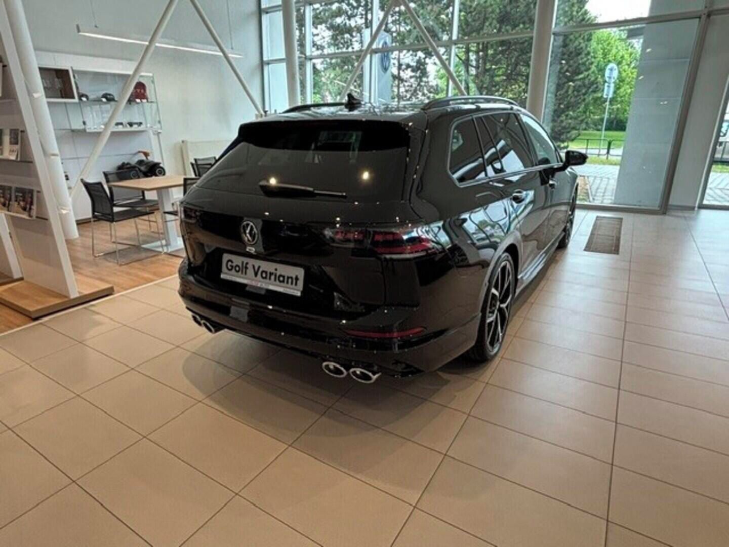Volkswagen Golf Variant, R 2,0 TSI 245 kW 4M 7DSG 2,0 2 - fotka 4