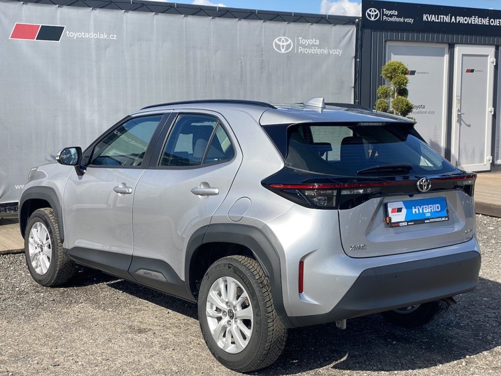 Toyota Yaris Cross, 1.5HEV, ČR-1m, Comfort, DPH - fotka 4