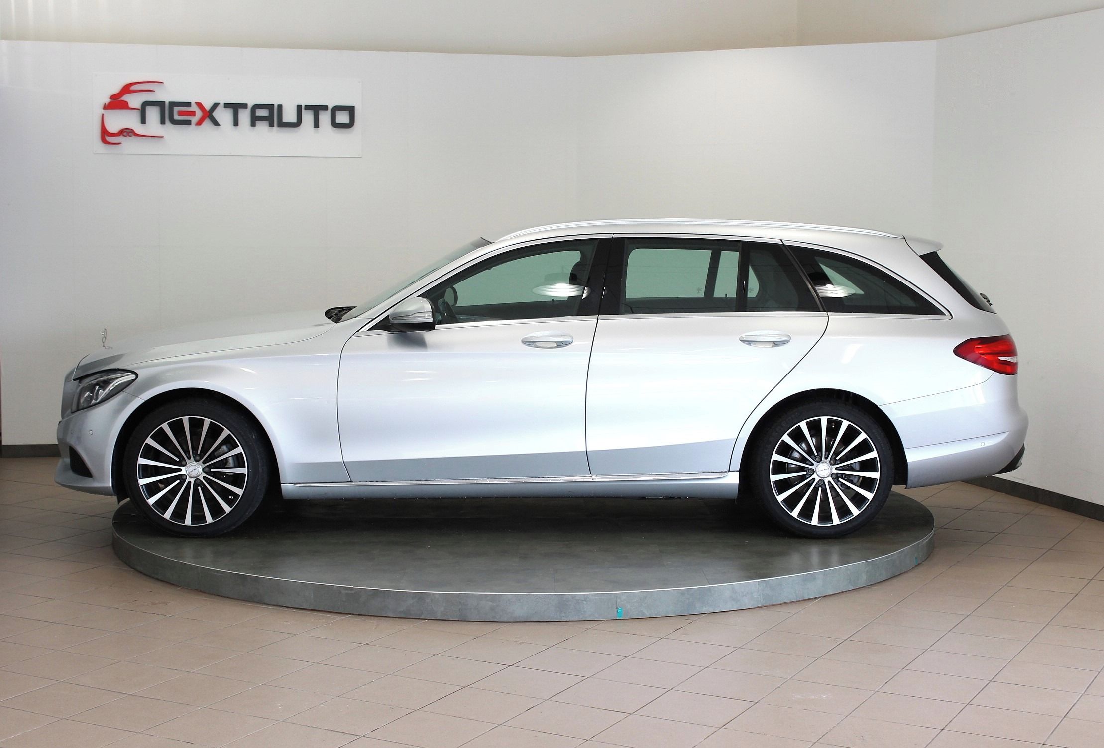 Mercedes-Benz Třídy C, 200 BLUETEC 100kW ELEGANCE - fotka 2