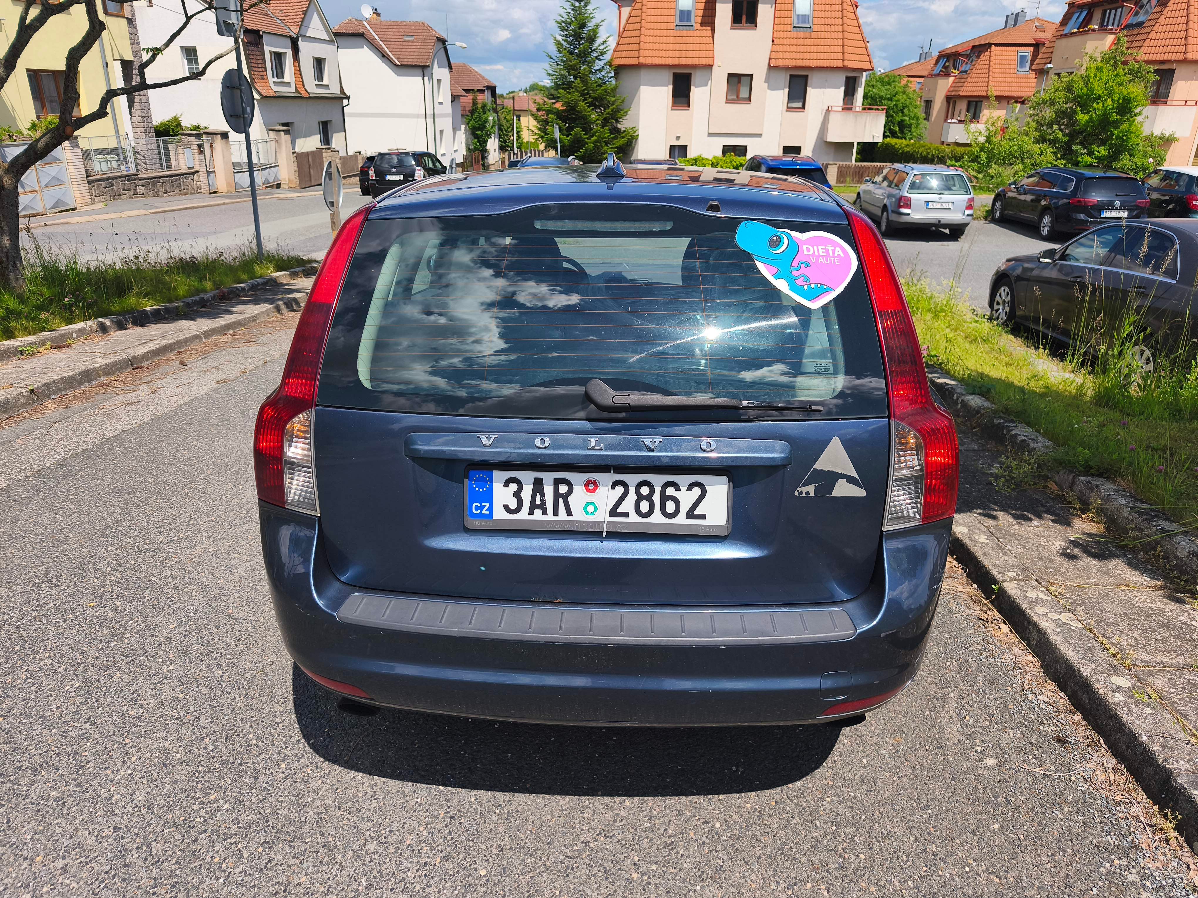 Volvo V50, 2.4 D5 Momentum - fotka 5