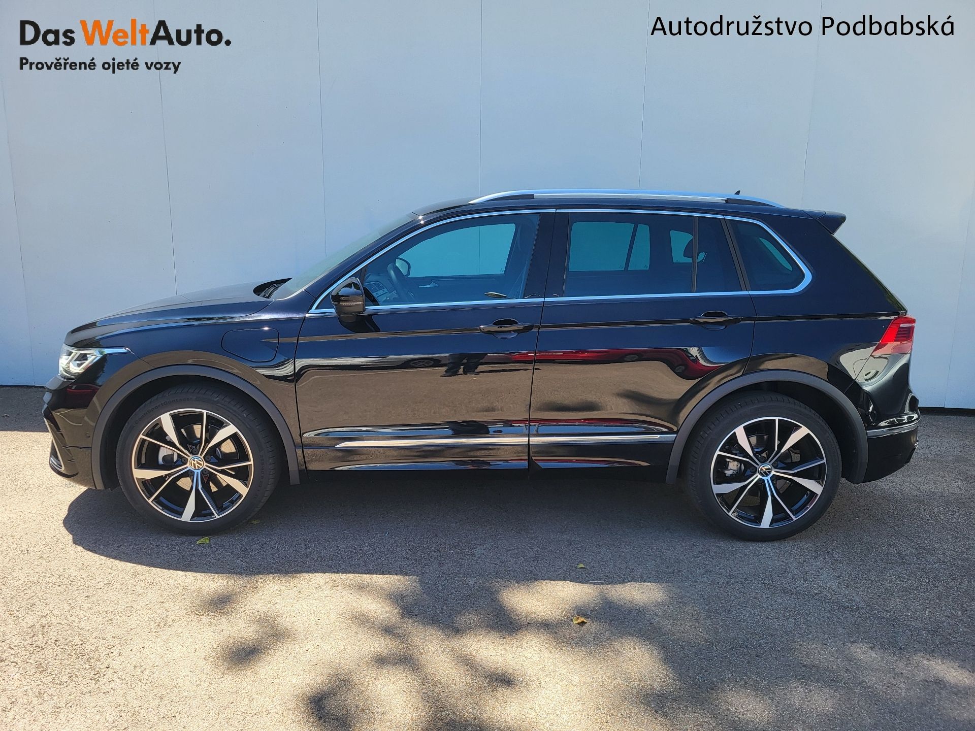 Volkswagen Tiguan, Tiguan R-Line 1,4 TSI / 180 kW - fotka 3