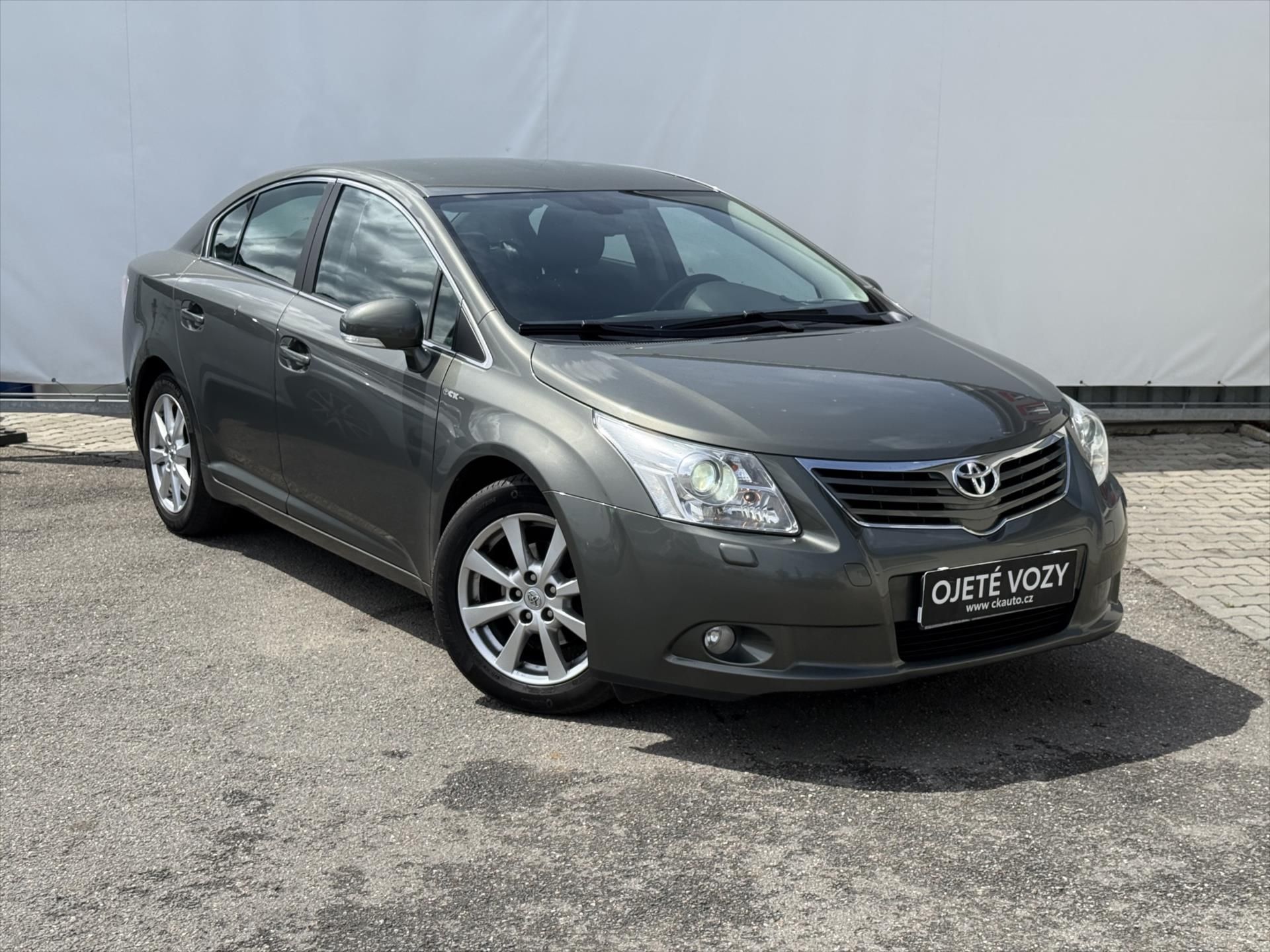 Toyota Avensis, 2,0 Sol - fotka 3