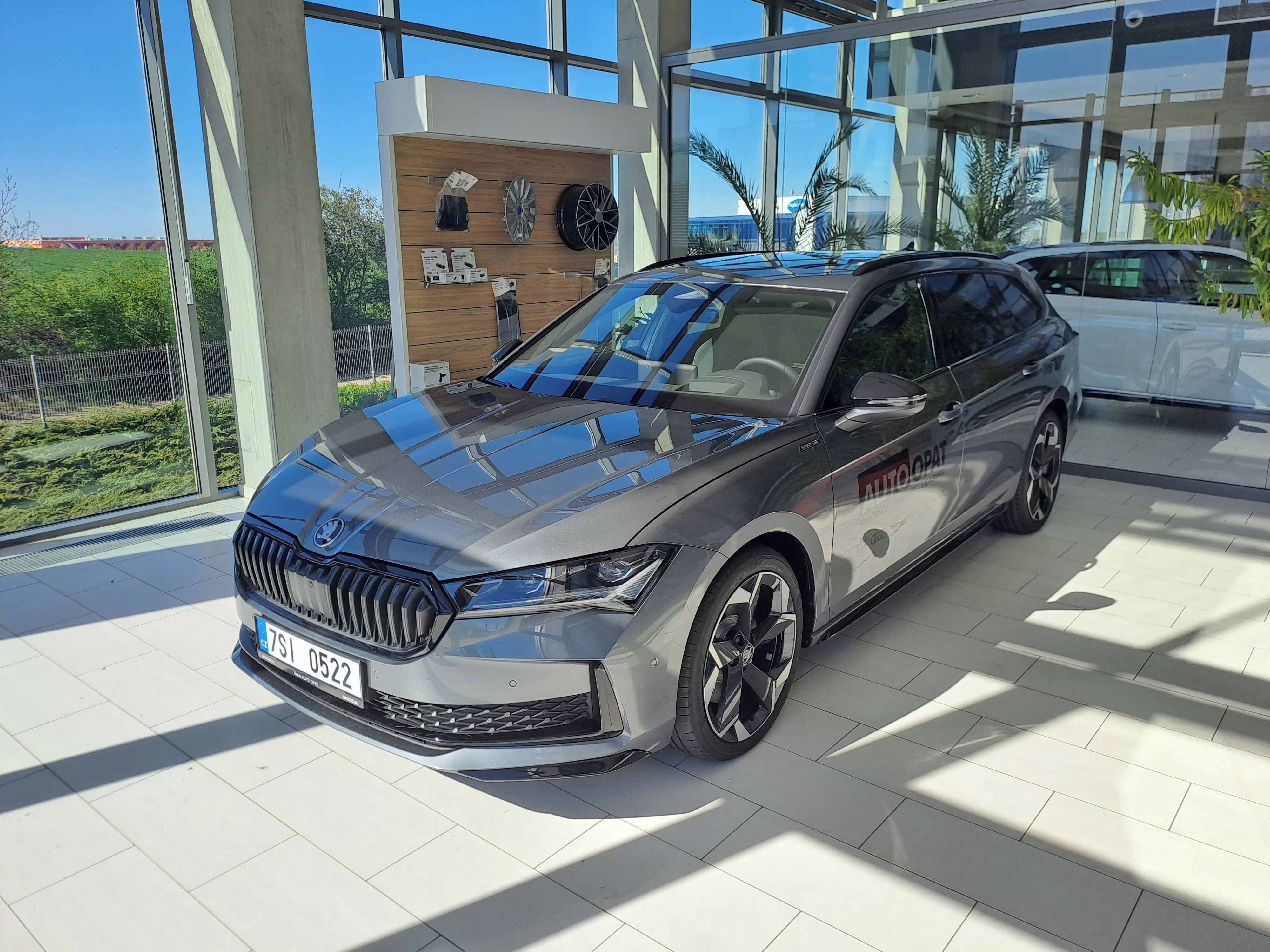 Škoda Superb, 2,0 TDI 142 kW 4x4 Sportline - fotka 3