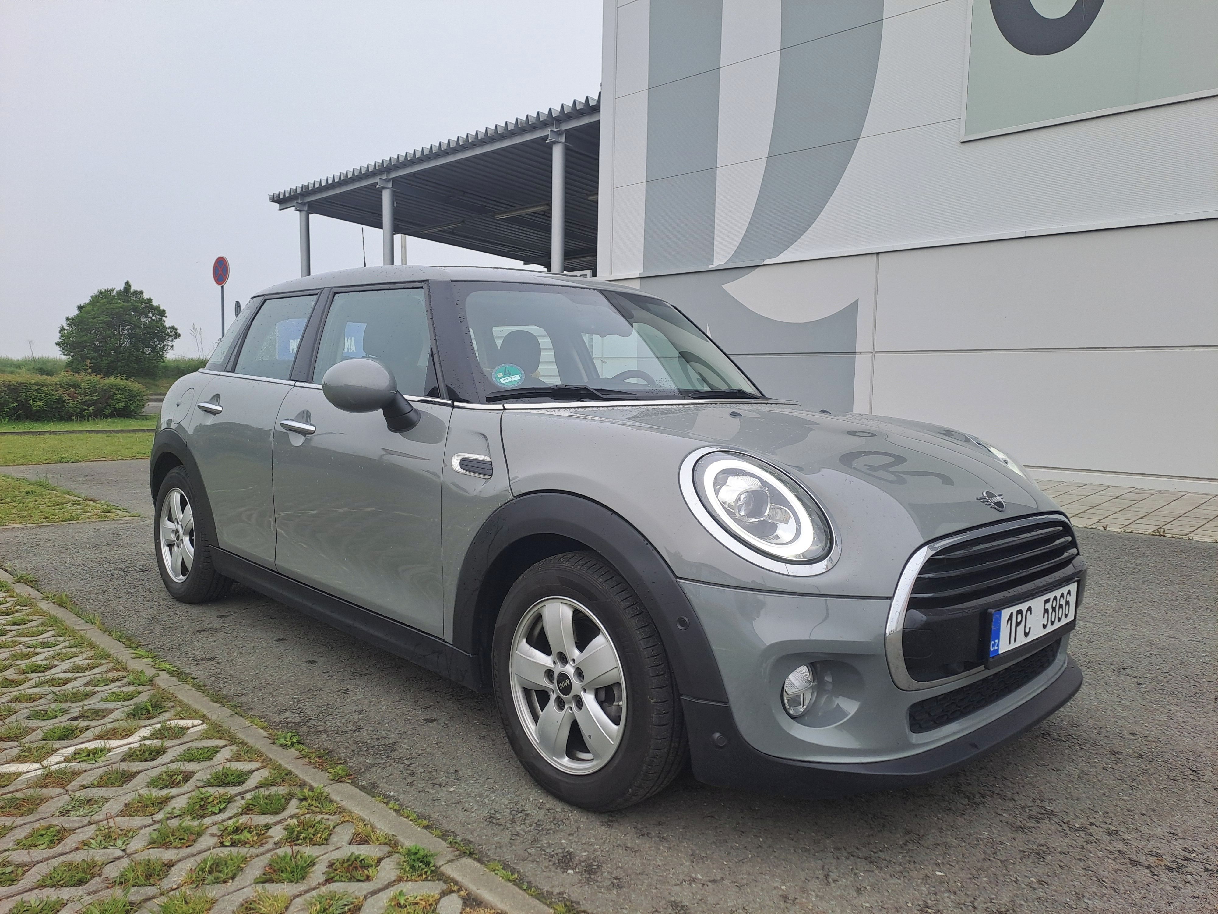 Mini Cooper, 1.5i VELMI PĚKNÉ,POUZE 38444KM