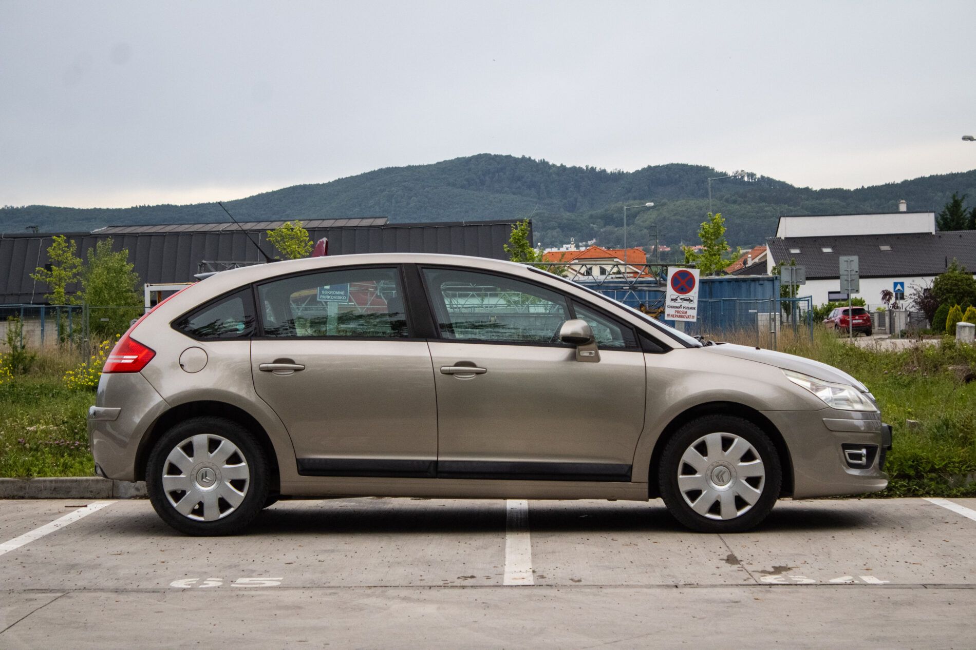Citroën C4 - fotka 4