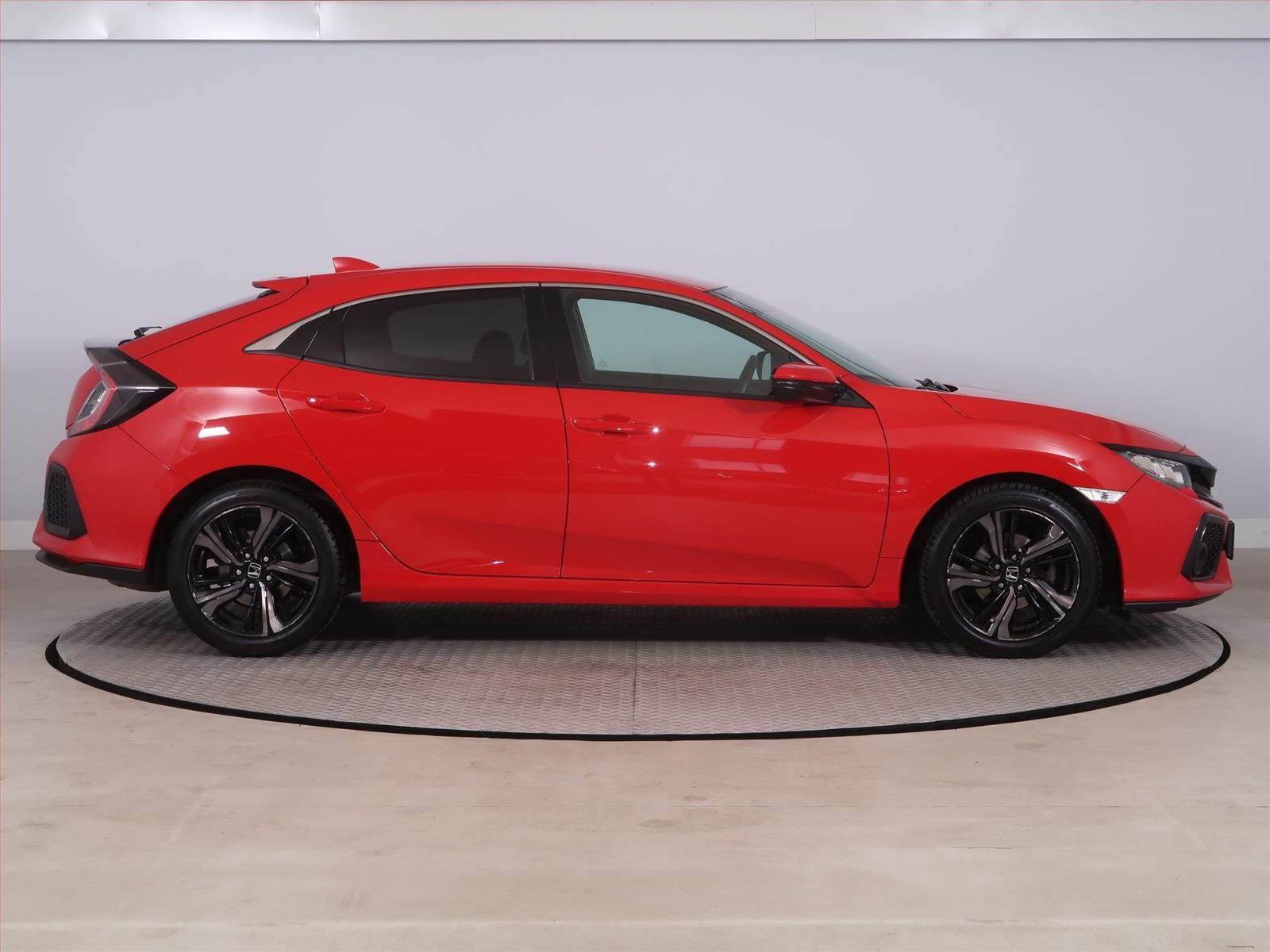 Honda Civic, 1.0 VTEC Turbo, Automat, ČR - fotka 6