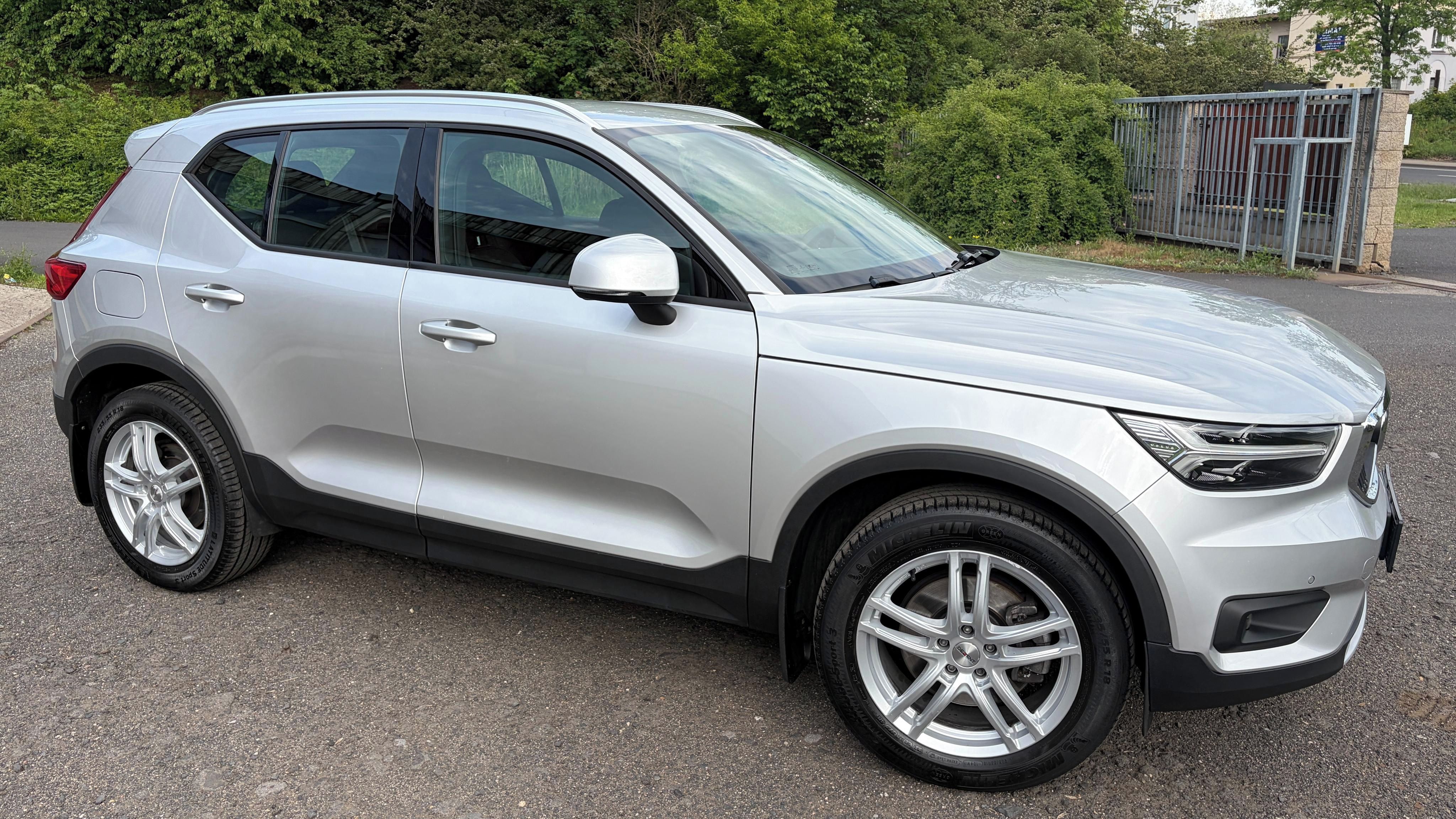 Volvo XC40, AWD - fotka 3