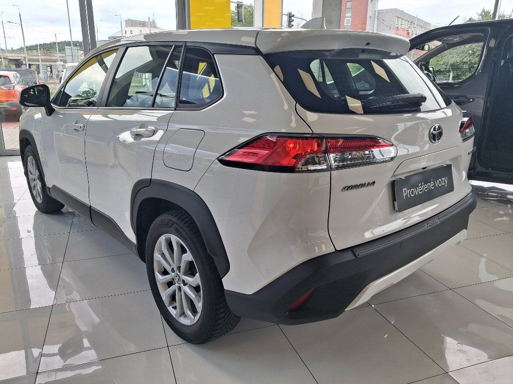 Toyota Corolla Cross, 2.0HEV 112kW 2023 - fotka 4