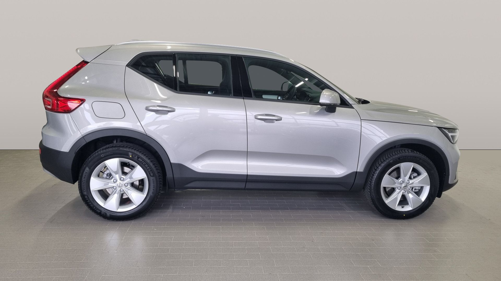 Volvo XC40, B3 2.0L 163 HP AT7 FWD CORE - fotka 2