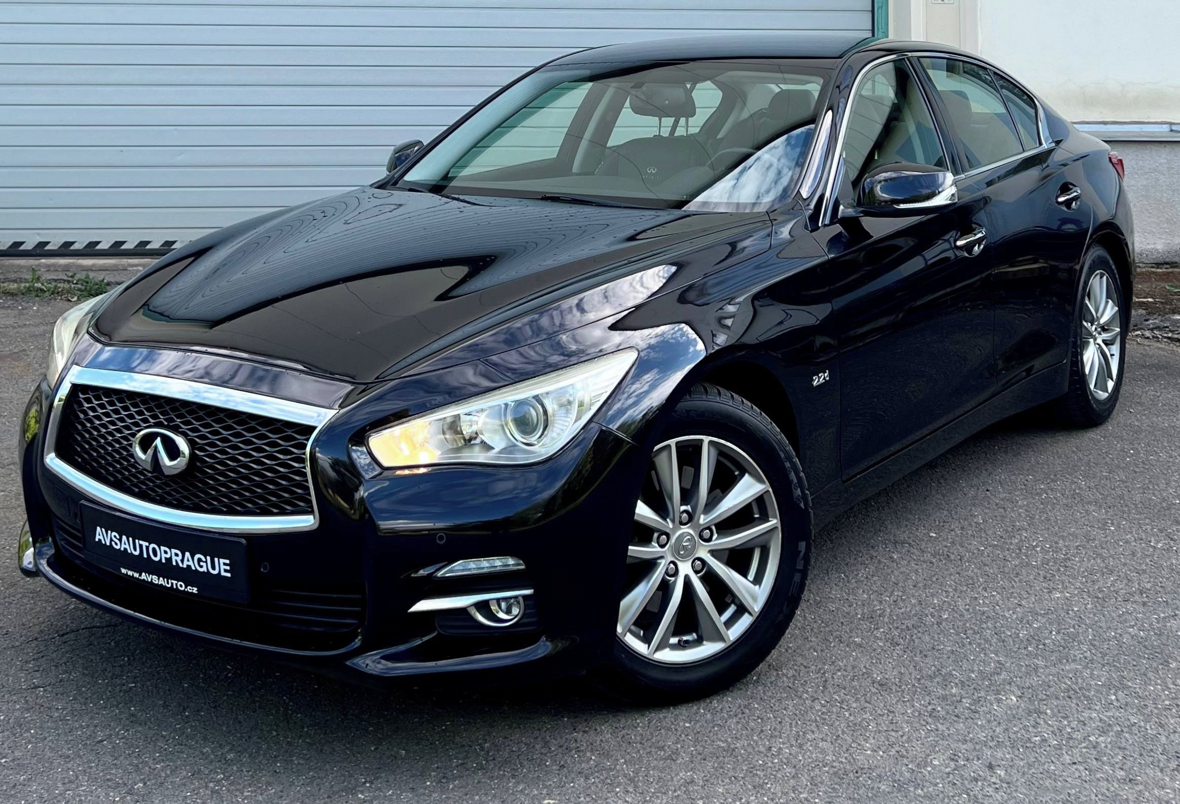 Infiniti Q50, REPREZENTATIVNÍ SEDAN VÝBAVA - fotka 3