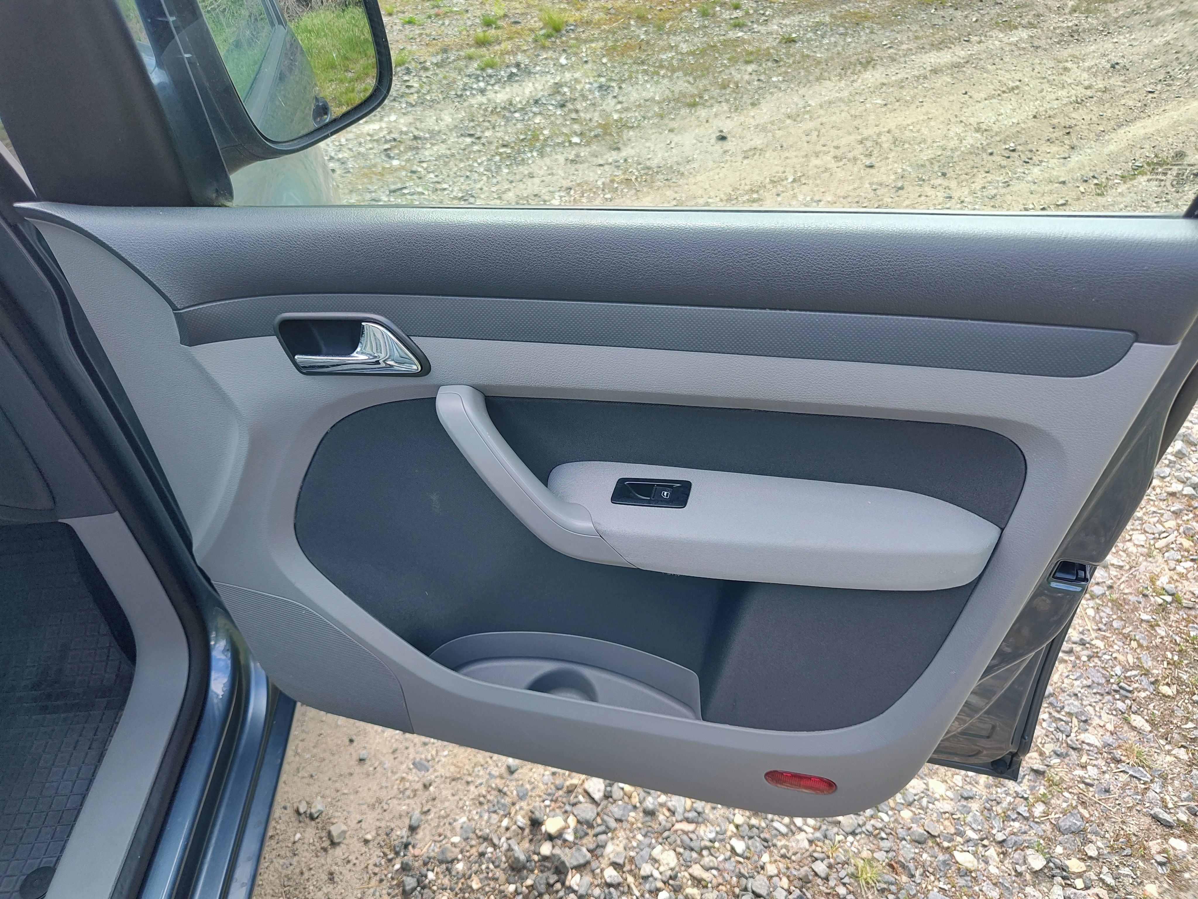 Volkswagen Caddy, Life 1,6 LPG - fotka 5