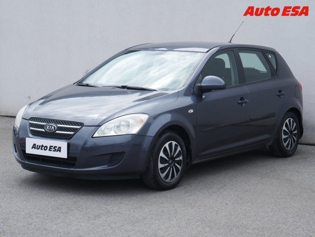 Kia Cee´d, 1.4 CVVT - fotka 3
