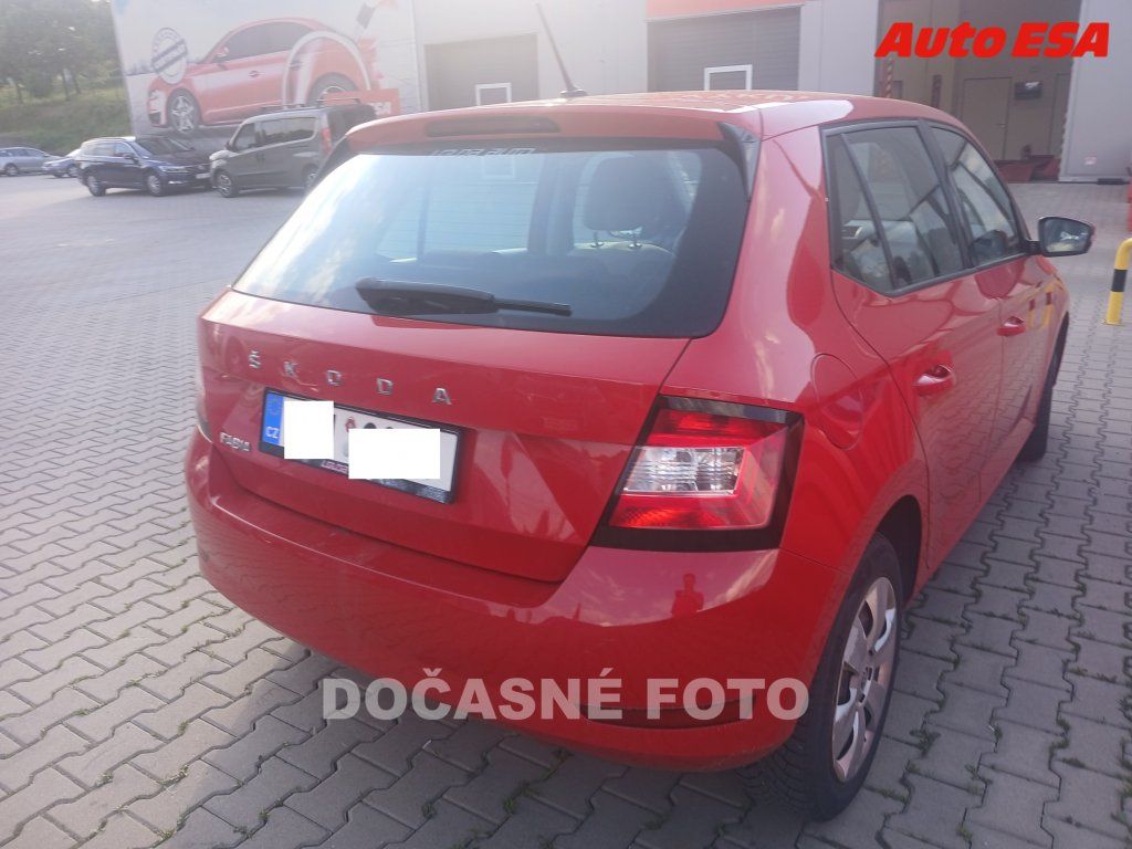 Škoda Fabia, 1.0 mpi,1.maj,ČR,AC - fotka 2