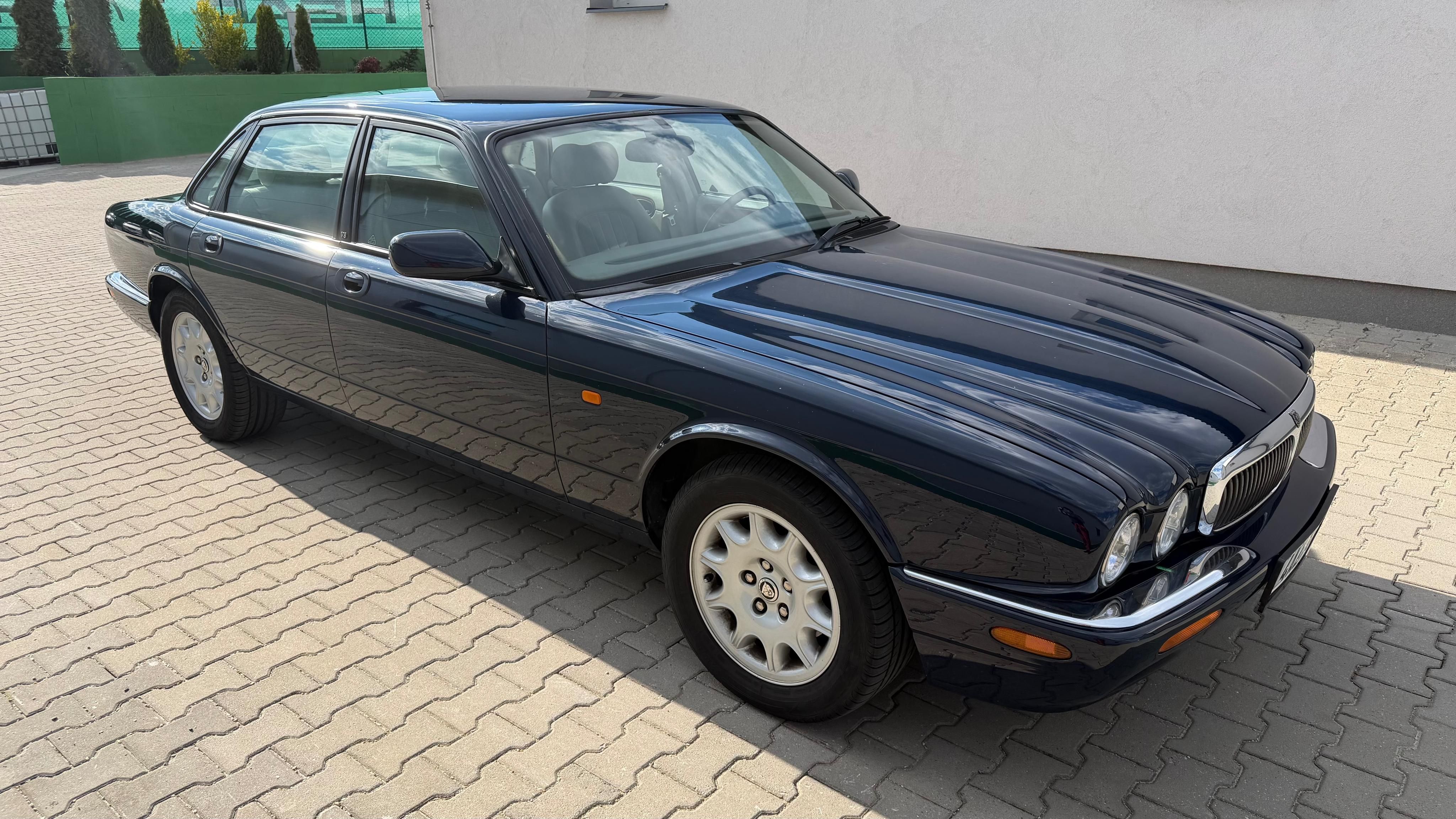 Jaguar XJ, Jaguar XJ8 - fotka 4