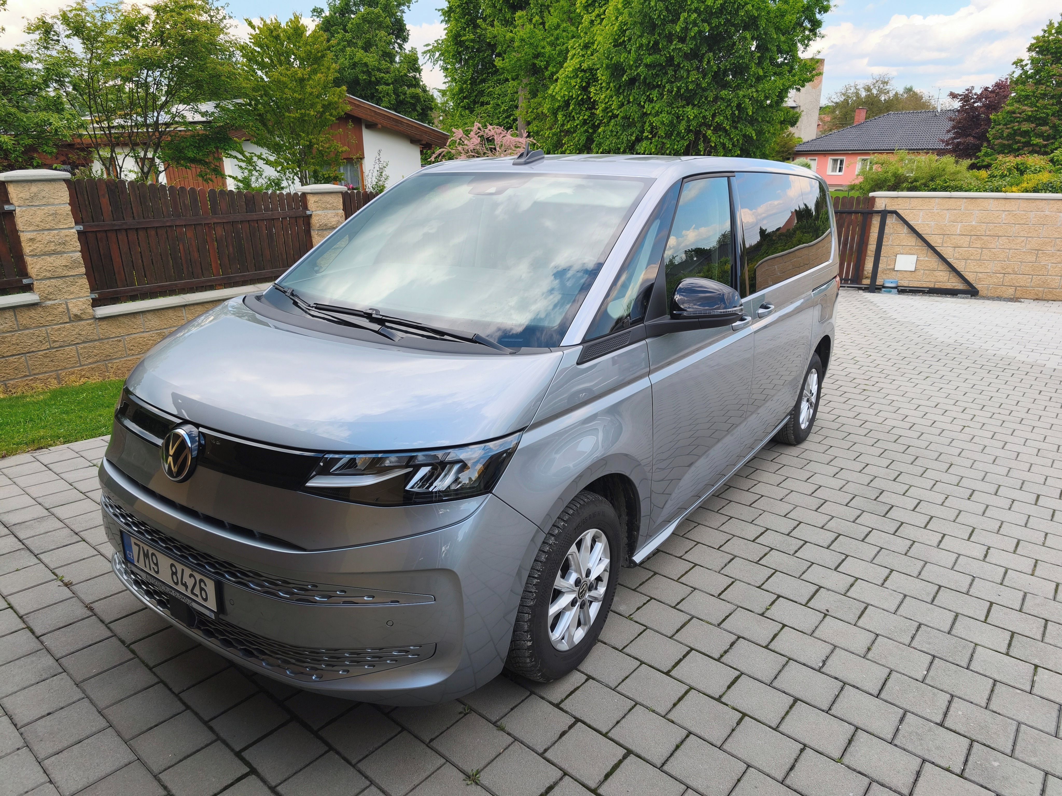 Volkswagen Multivan, T7 Life 1,5TSI DSG L1 ČR