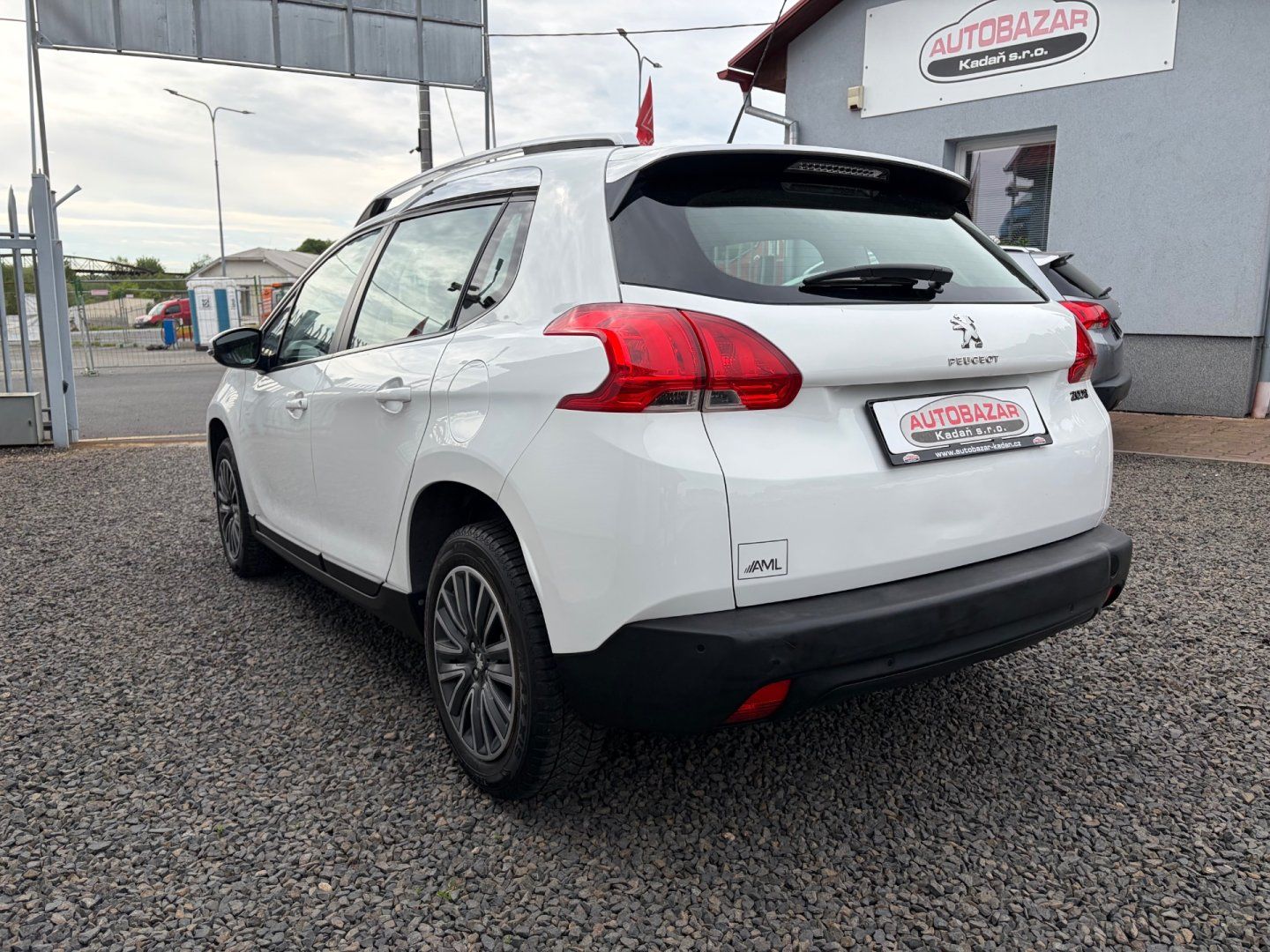 Peugeot 2008, 1,6 88kW, SERVISKA - fotka 3