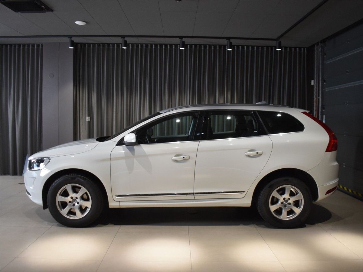 Volvo XC60, 2,4 D4 AWD SUMMUM Bezklíč,BLIS - fotka 3