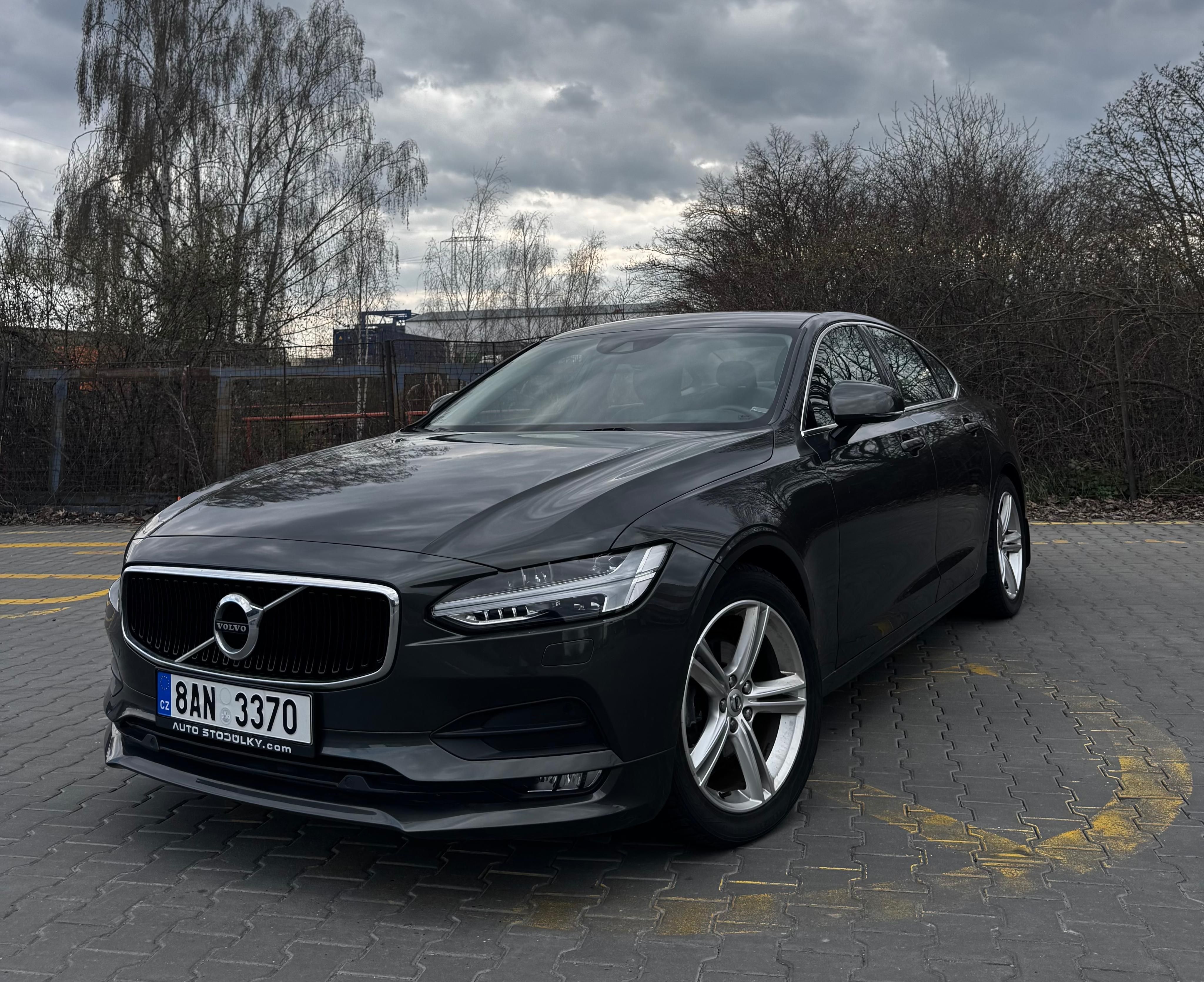 Volvo S90, Volvo S90 D4