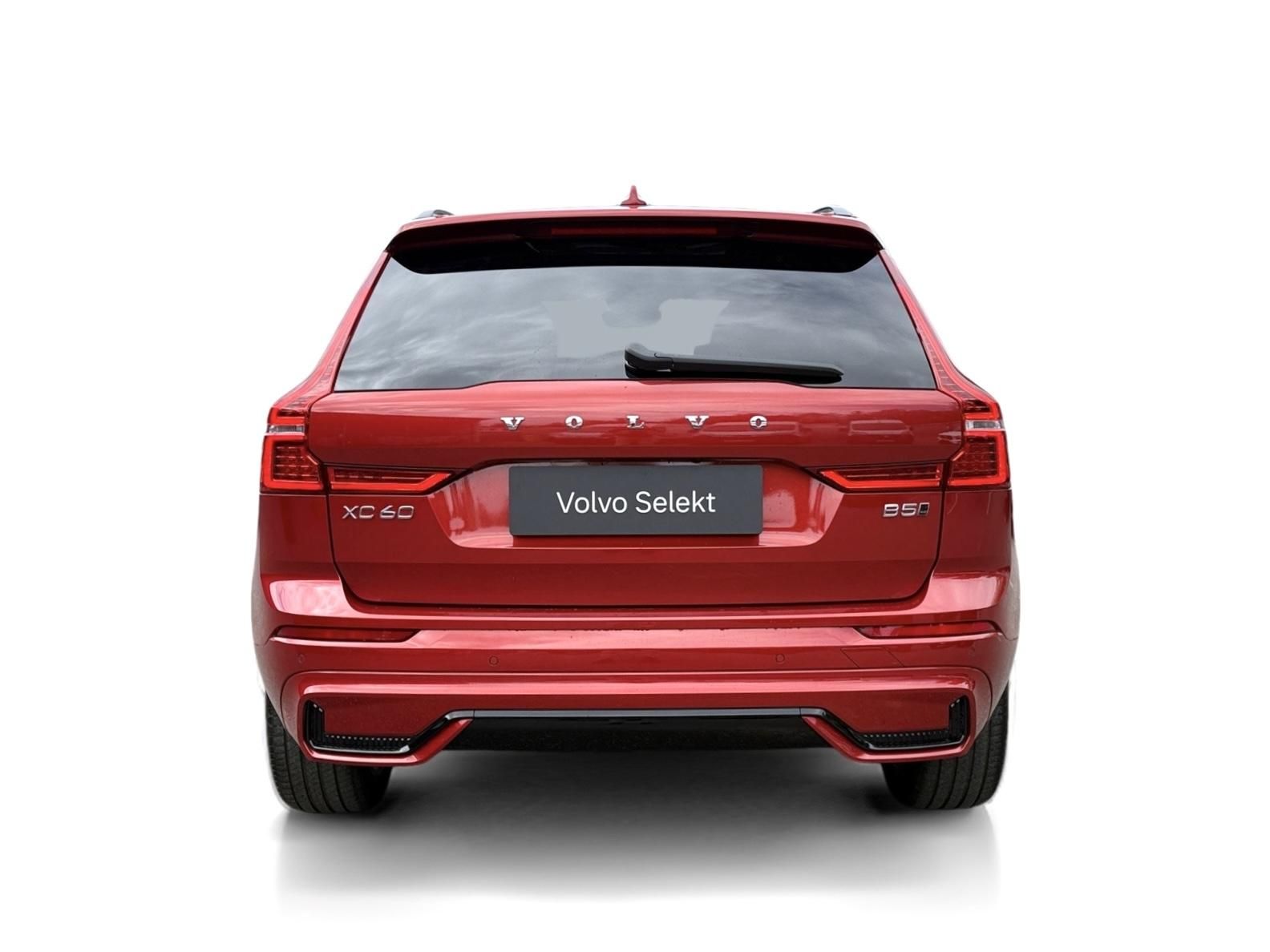 Volvo XC60, B5 AWD (benzín) // PLUS DARK - fotka 4