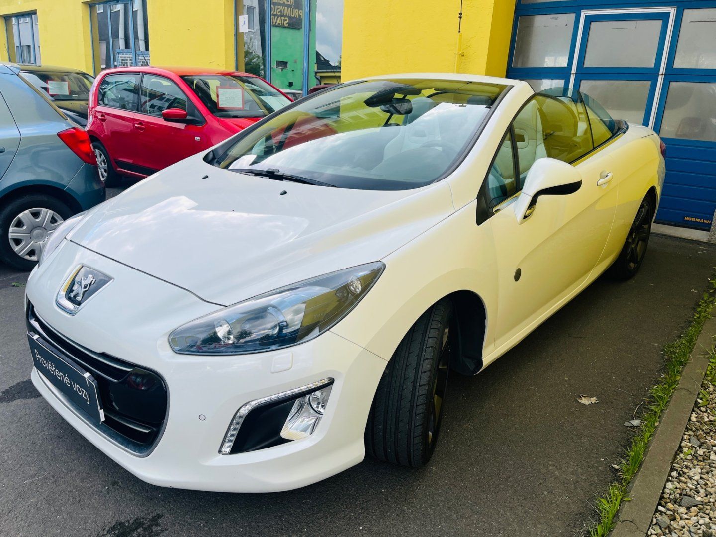 Peugeot 308, 1.6 i BENZÍN 115 kW CABRIO - fotka 3