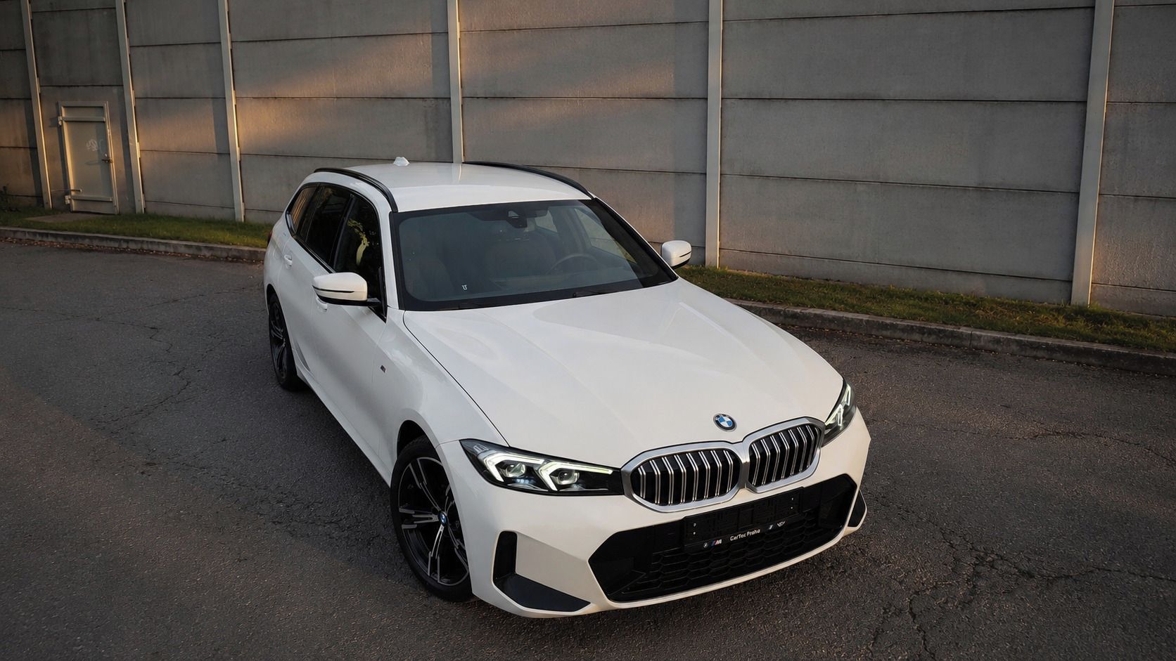 BMW Řada 3, 320d xDrive Touring M Paket - fotka 3