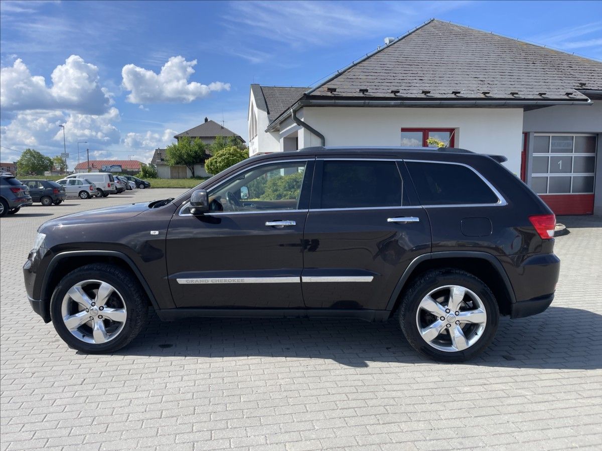 Jeep Grand Cherokee, 3,0 CRDi 177kw Overland Pano T - fotka 2