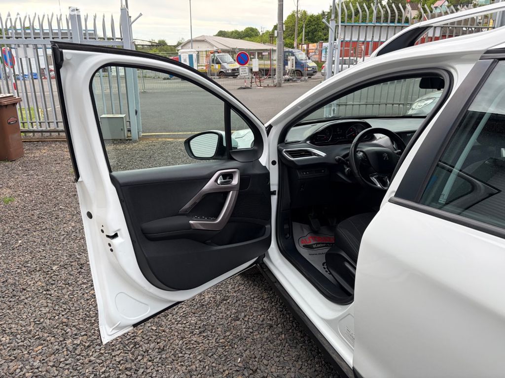 Peugeot 2008, 1,6 88kW, SERVISKA