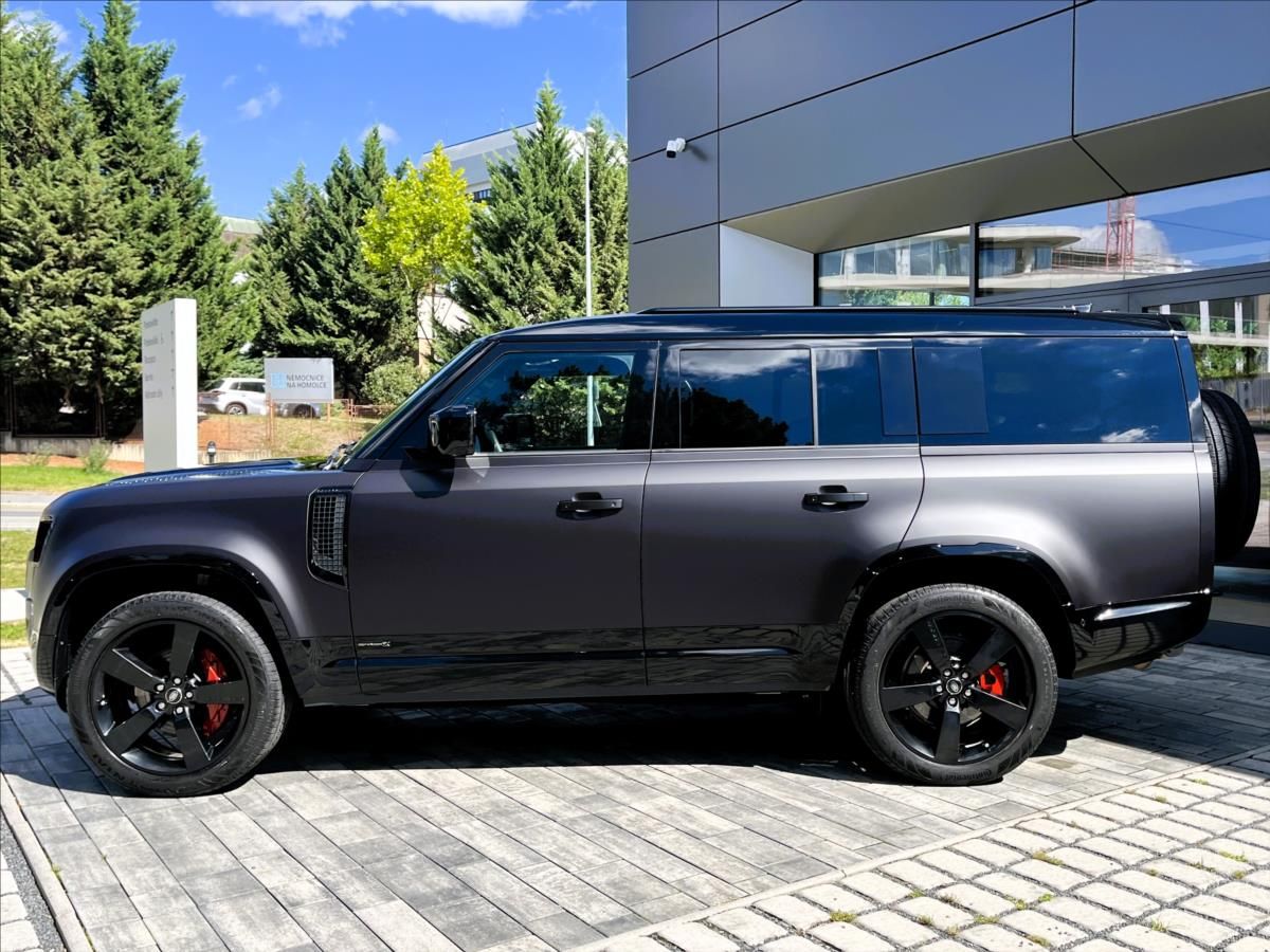Land Rover Defender, 130 D350 X AWD / 7 MÍST* - fotka 2