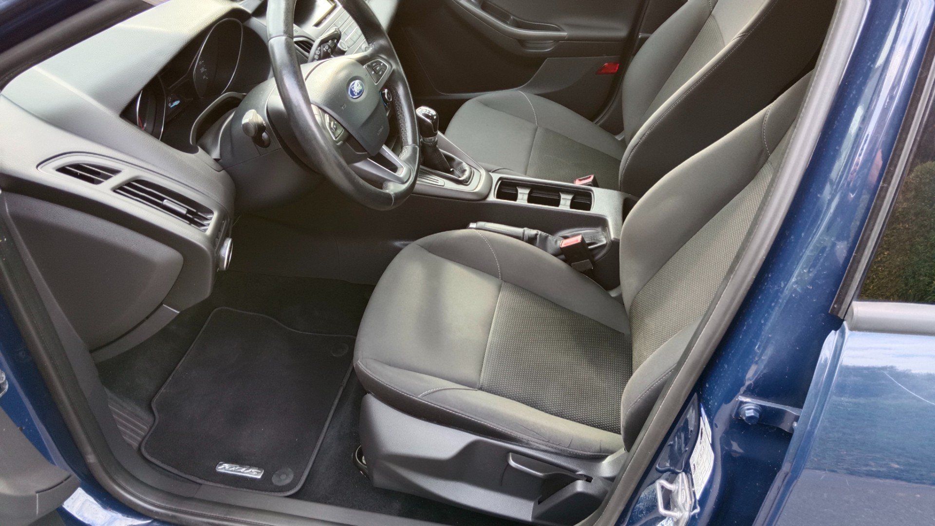 Ford Focus, 1.6 16 V 77KW - fotka 4