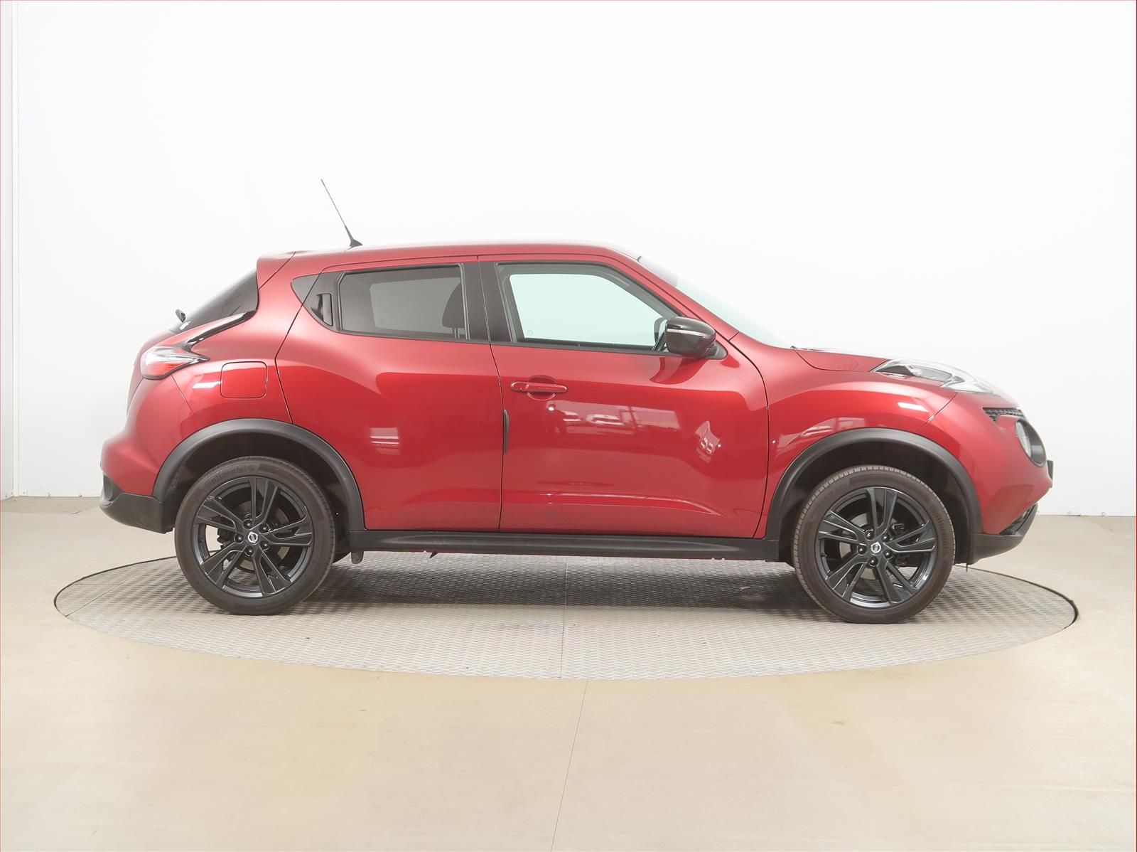 Nissan Juke, 1.6 i, Automat - fotka 6