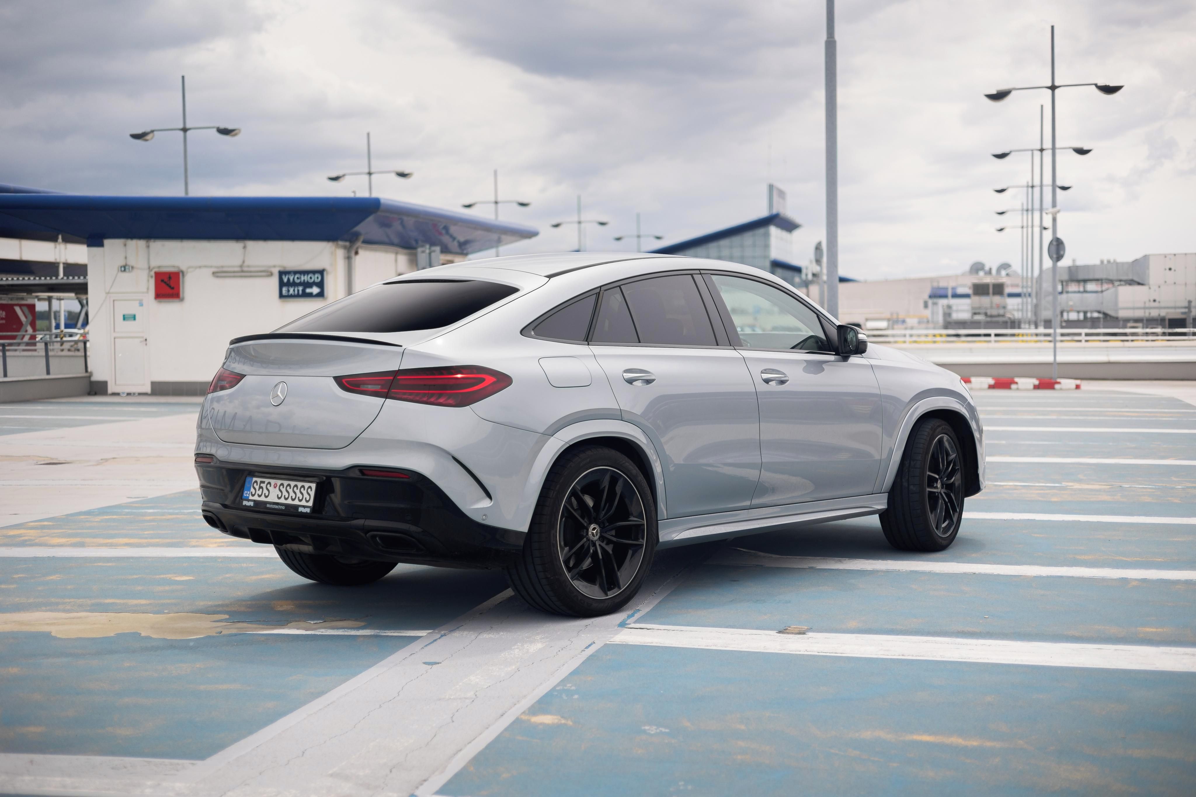 Mercedes-Benz GLE, 300d AMG, ČR, TOP STAV - fotka 3
