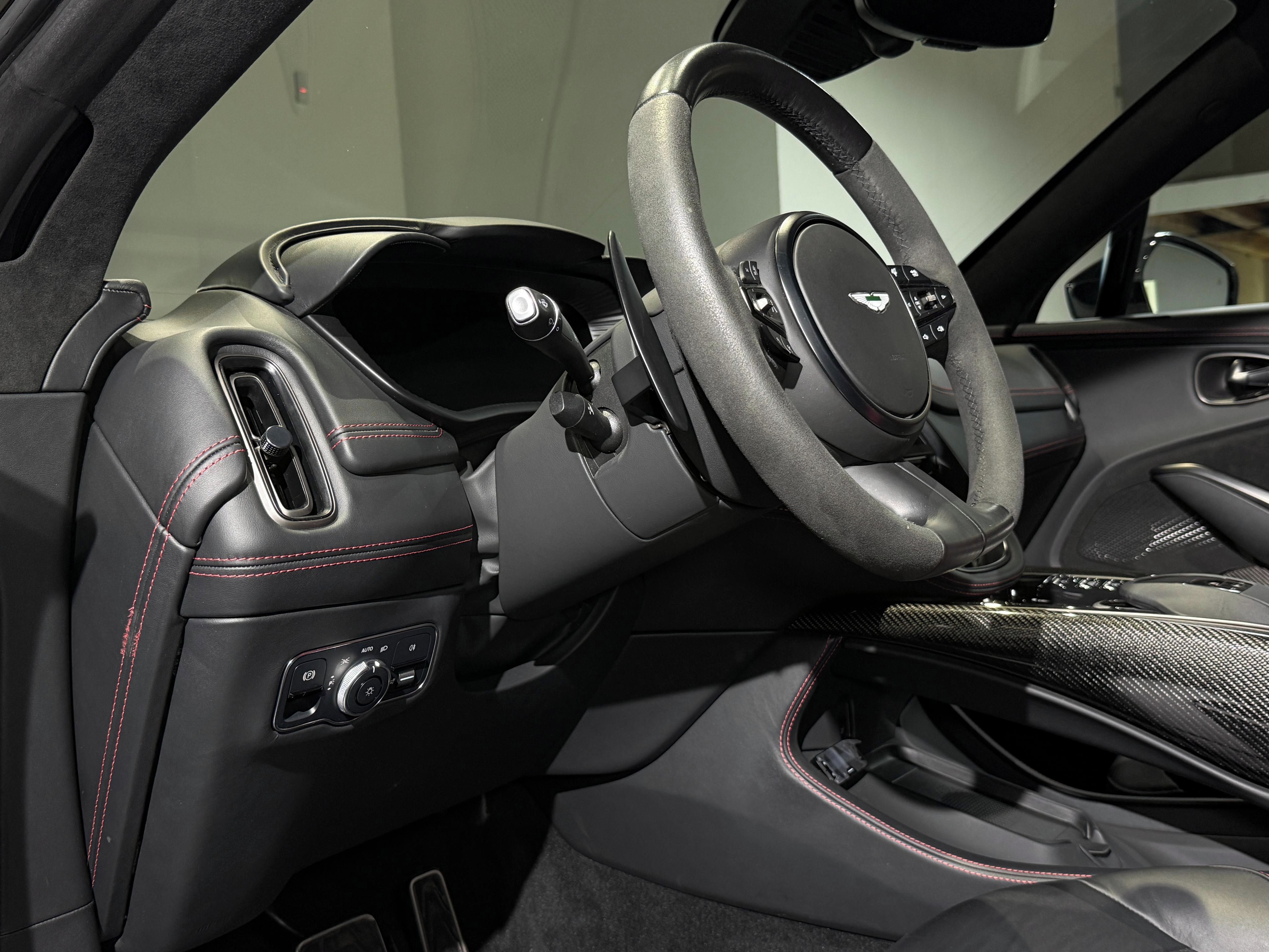 Aston Martin DBX, 405kW*Carbon*Alcantar*Tažné - fotka 6